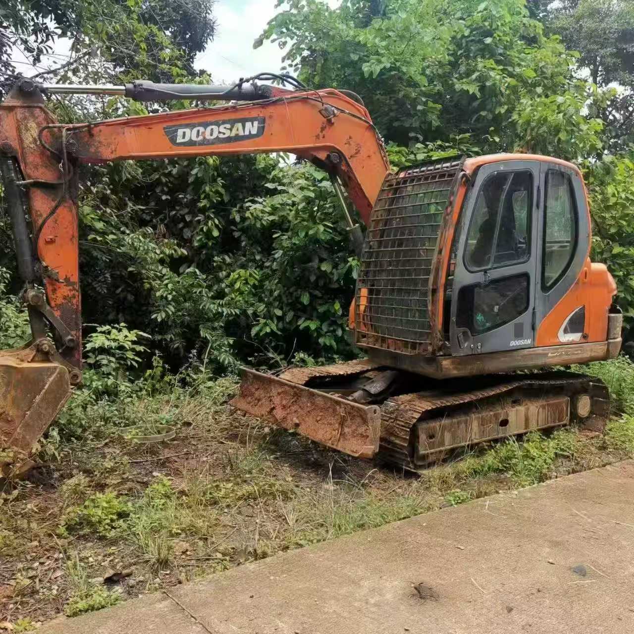 Buy Doosan DX75 Used Excavator / 2 Buy Doosan DX75 Used Excavator / 2