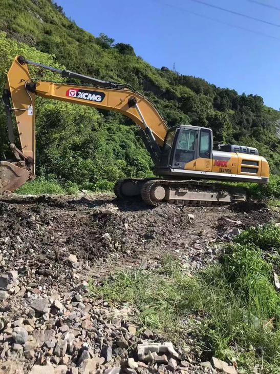 Buy XCMG XE370 Used Excavator / 1