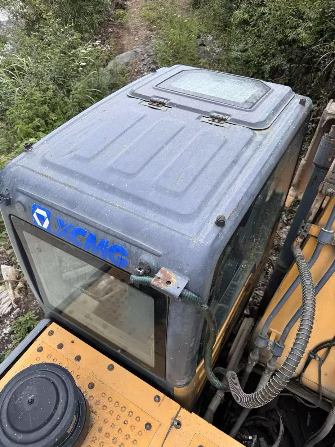 Buy XCMG XE215 Used Excavator / 1