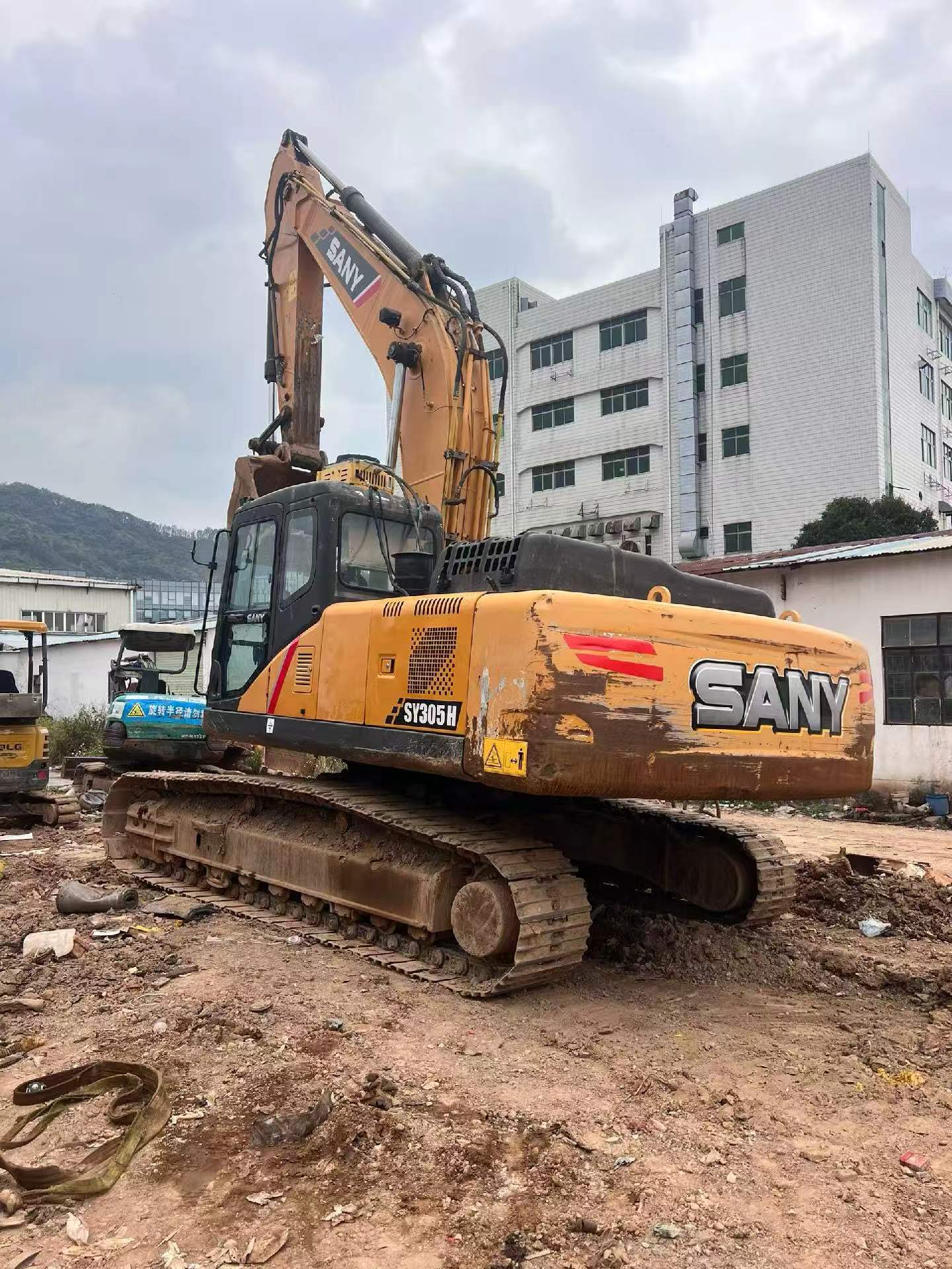 Buy Sany SY265C Used Excavator / 2 Buy Sany SY265C Used Excavator / 2