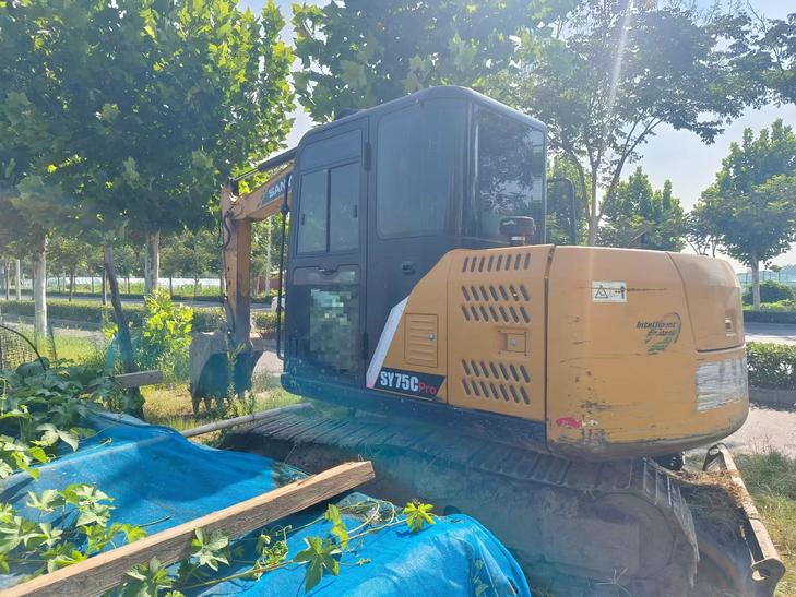 Buy Sany SY75 Used Excavator / 1