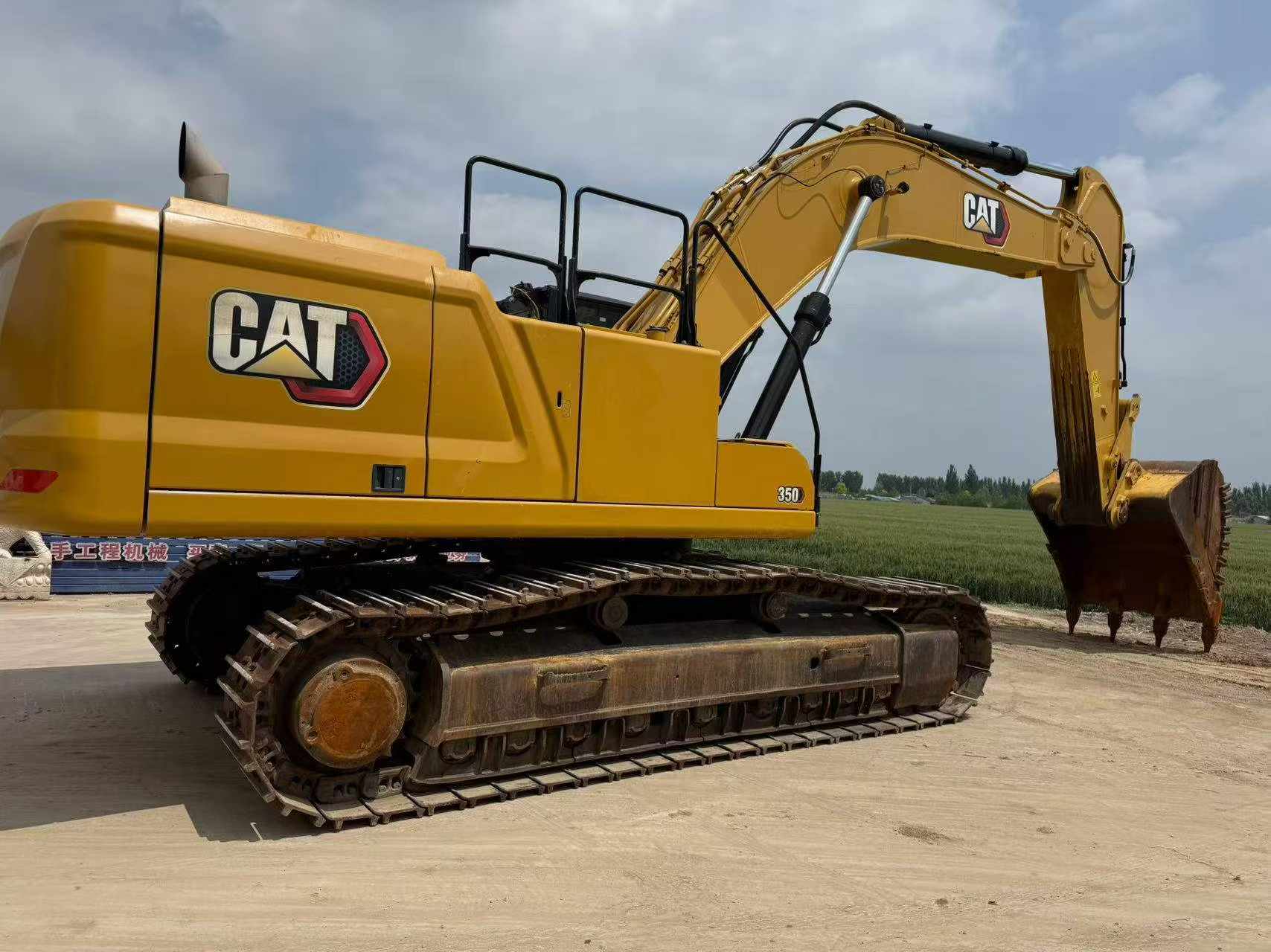 Buy Caterpillar 350L Used Excavator / 2 Buy Caterpillar 350L Used Excavator / 2