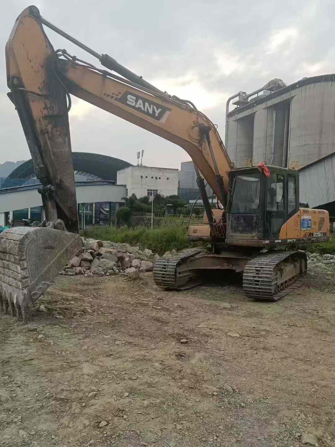 Buy Sany SY215C Used Excavator / 1