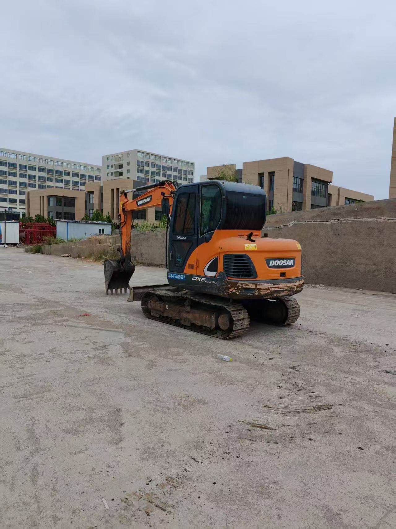 Buy Doosan DH60 Used Excavator / 2 Buy Doosan DH60 Used Excavator / 2