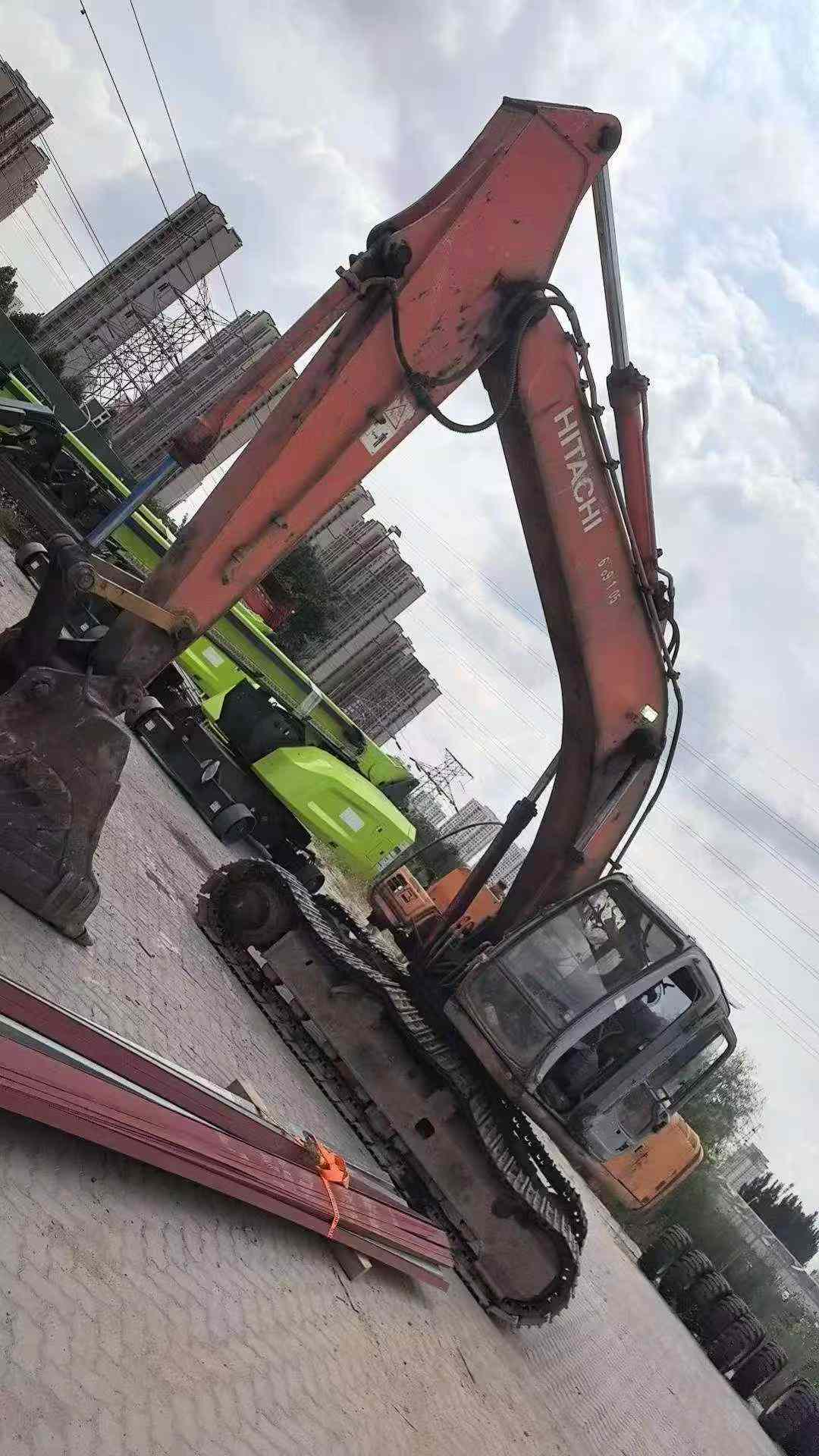 Buy Hitachi EX200-5 Used Excavator / 3