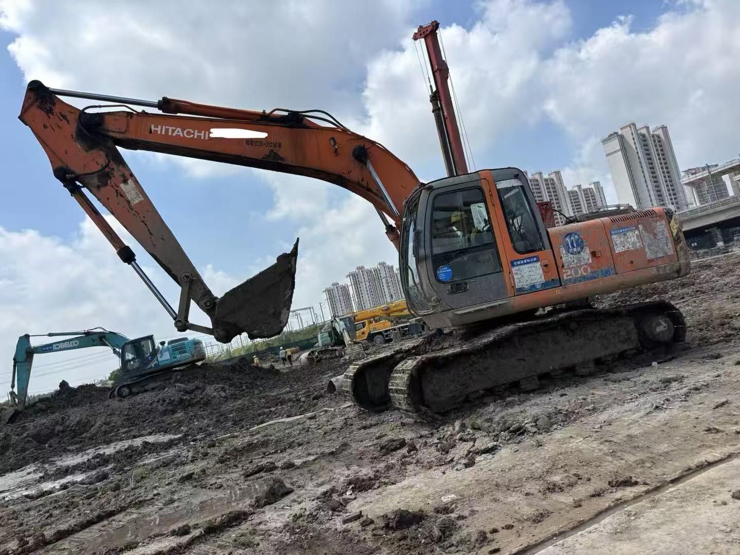 Buy Hitachi ZX200-6 Used Excavator / 1