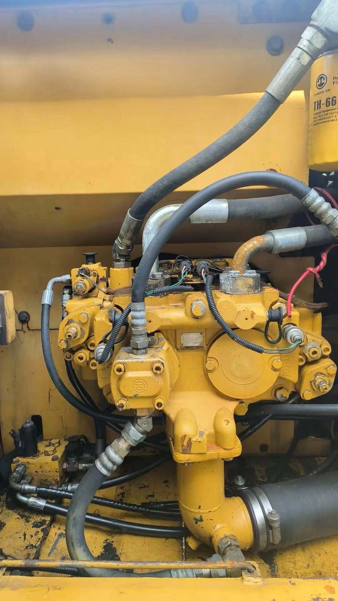 Buy Caterpillar 320D Used Excavator / 2 Buy Caterpillar 320D Used Excavator / 2