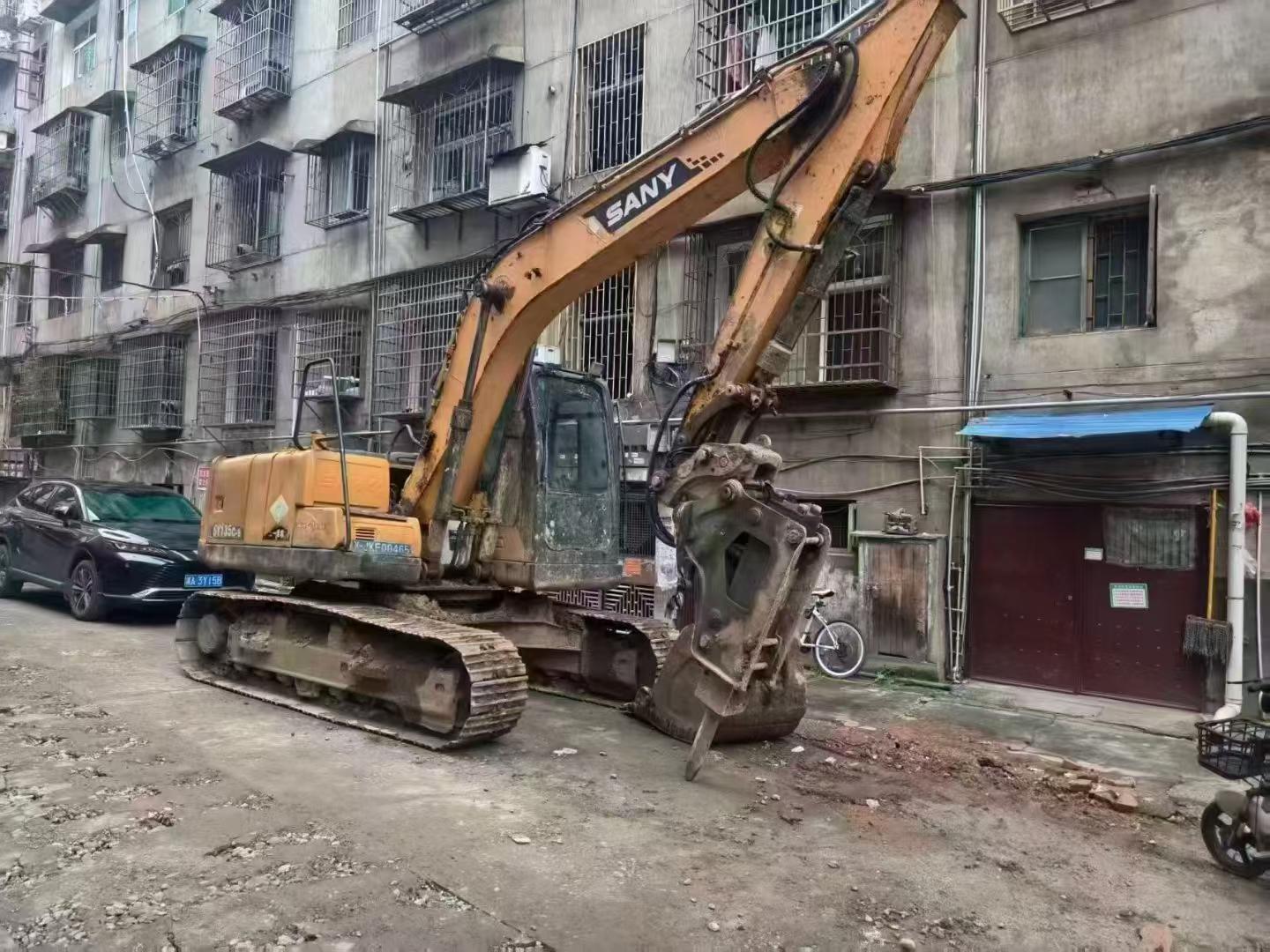 Buy Hyundai HX60 Used Excavator / 4 Buy Hyundai HX60 Used Excavator / 4