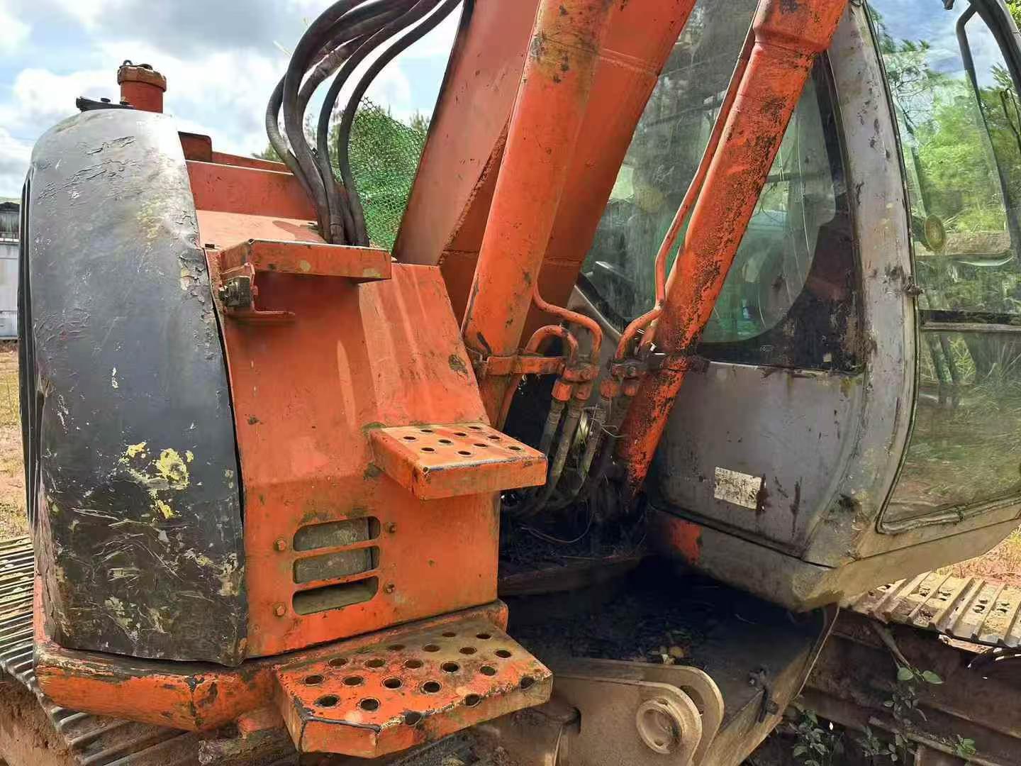 Buy Hitachi EX135UR Used Excavator / 7 Buy Hitachi EX135UR Used Excavator / 7