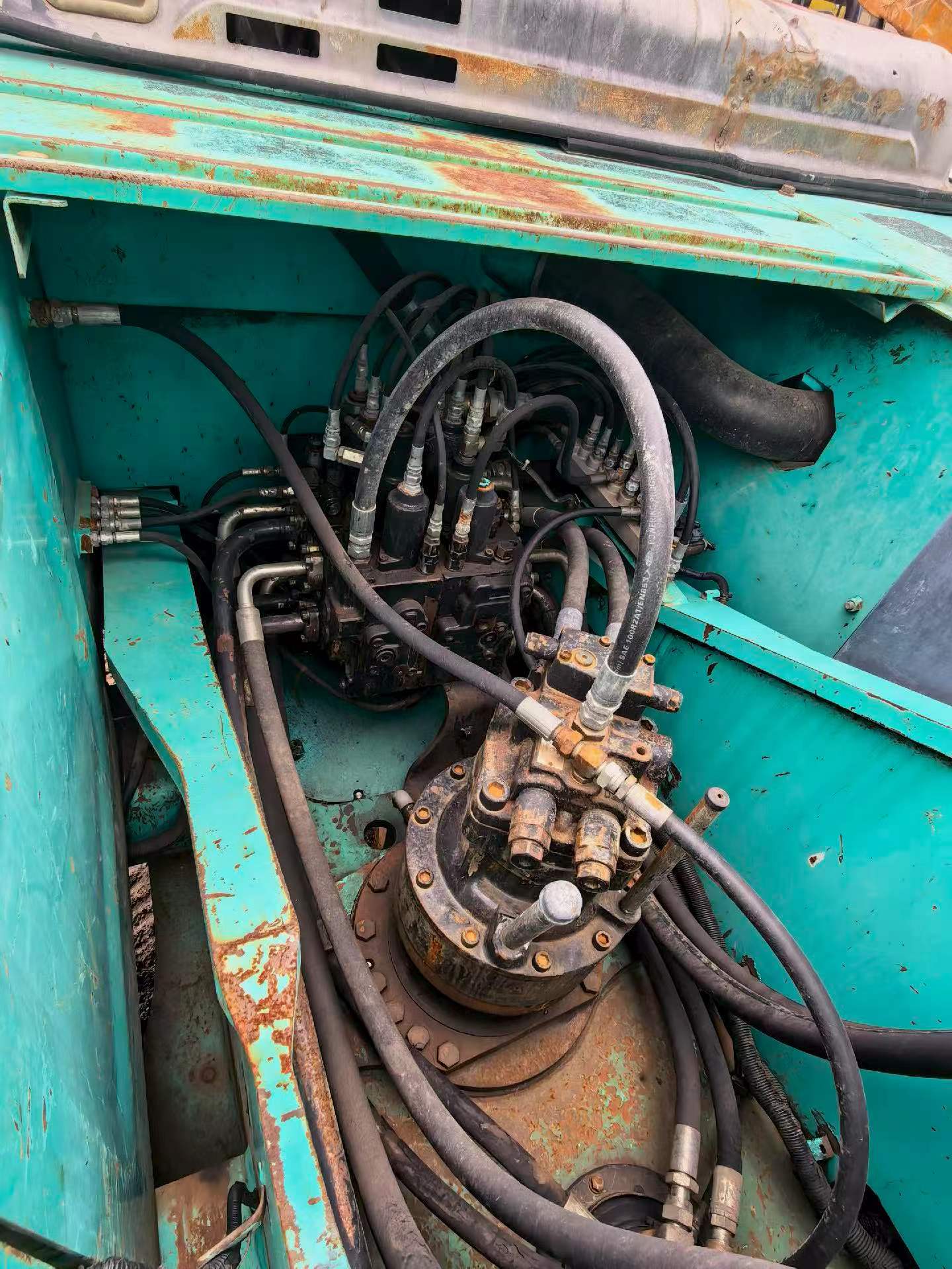 Buy Kobelco SK200 Used Excavator / 5 Buy Kobelco SK200 Used Excavator / 5