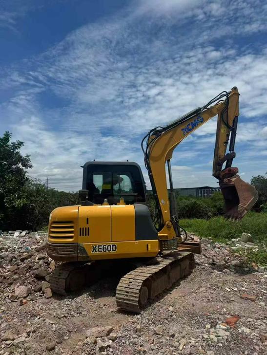Buy XCMG XE60 Used Excavator / 1