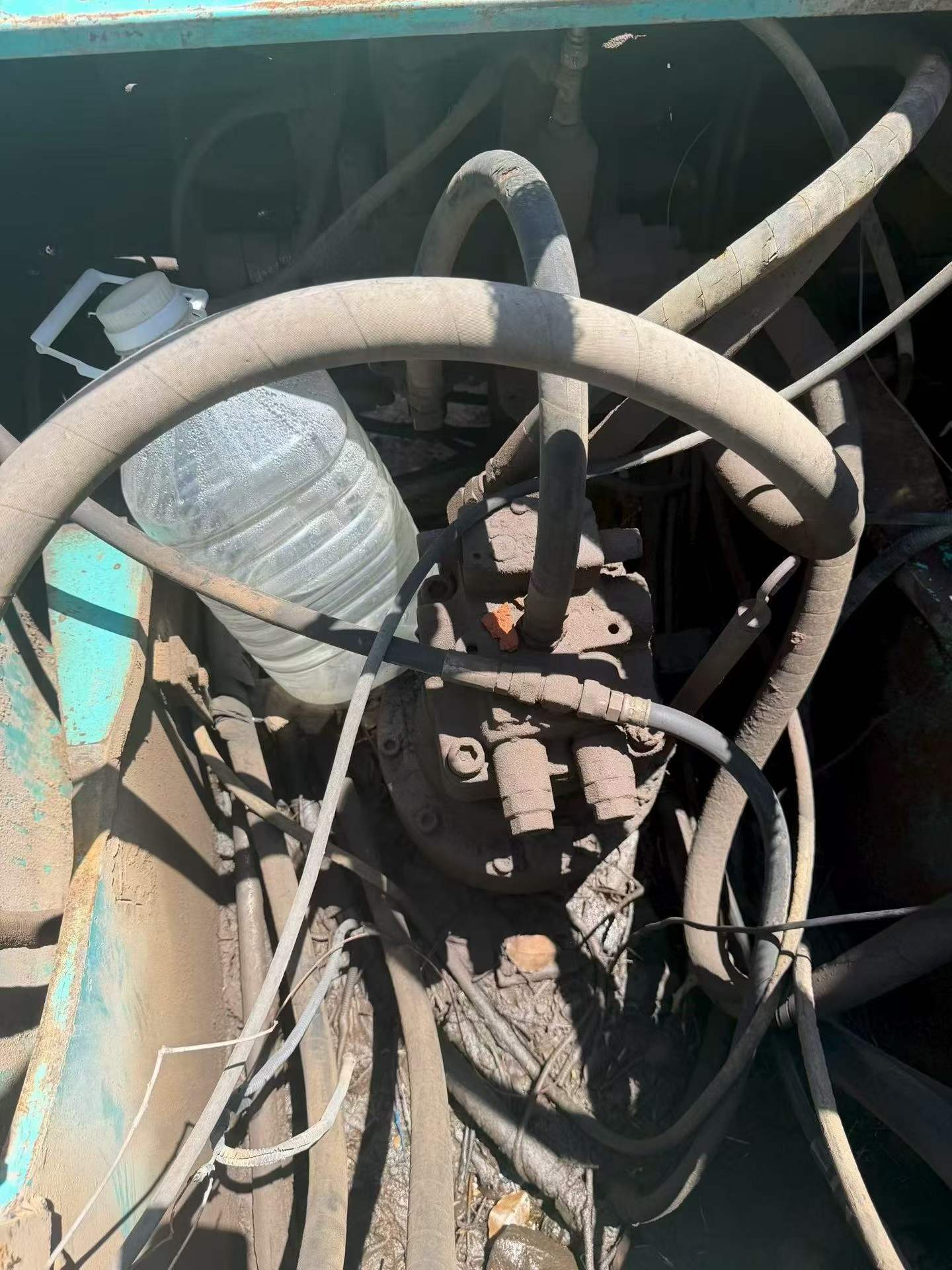 Buy Kobelco SK200-10 Used Excavator / 3 Buy Kobelco SK200-10 Used Excavator / 3