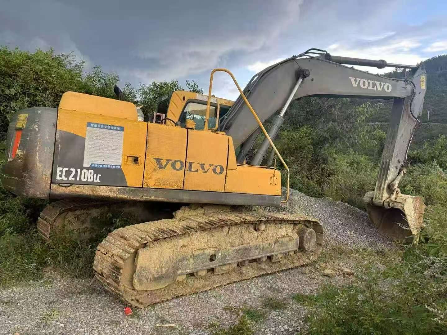 Buy Volvo EC210B Used Excavator / 2 Buy Volvo EC210B Used Excavator / 2