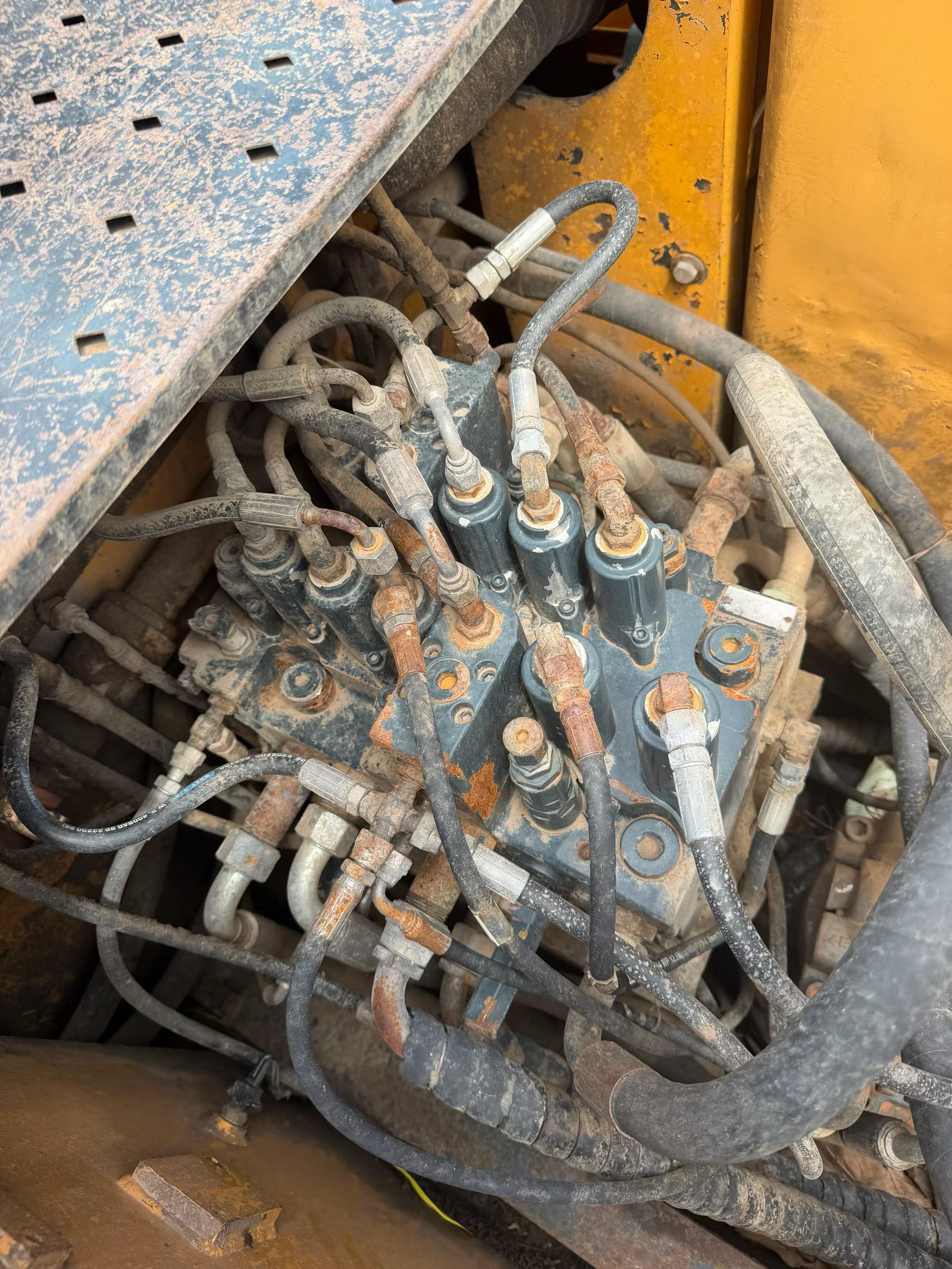 Buy Hyundai R150-7 Used Excavator / 3 Buy Hyundai R150-7 Used Excavator / 3