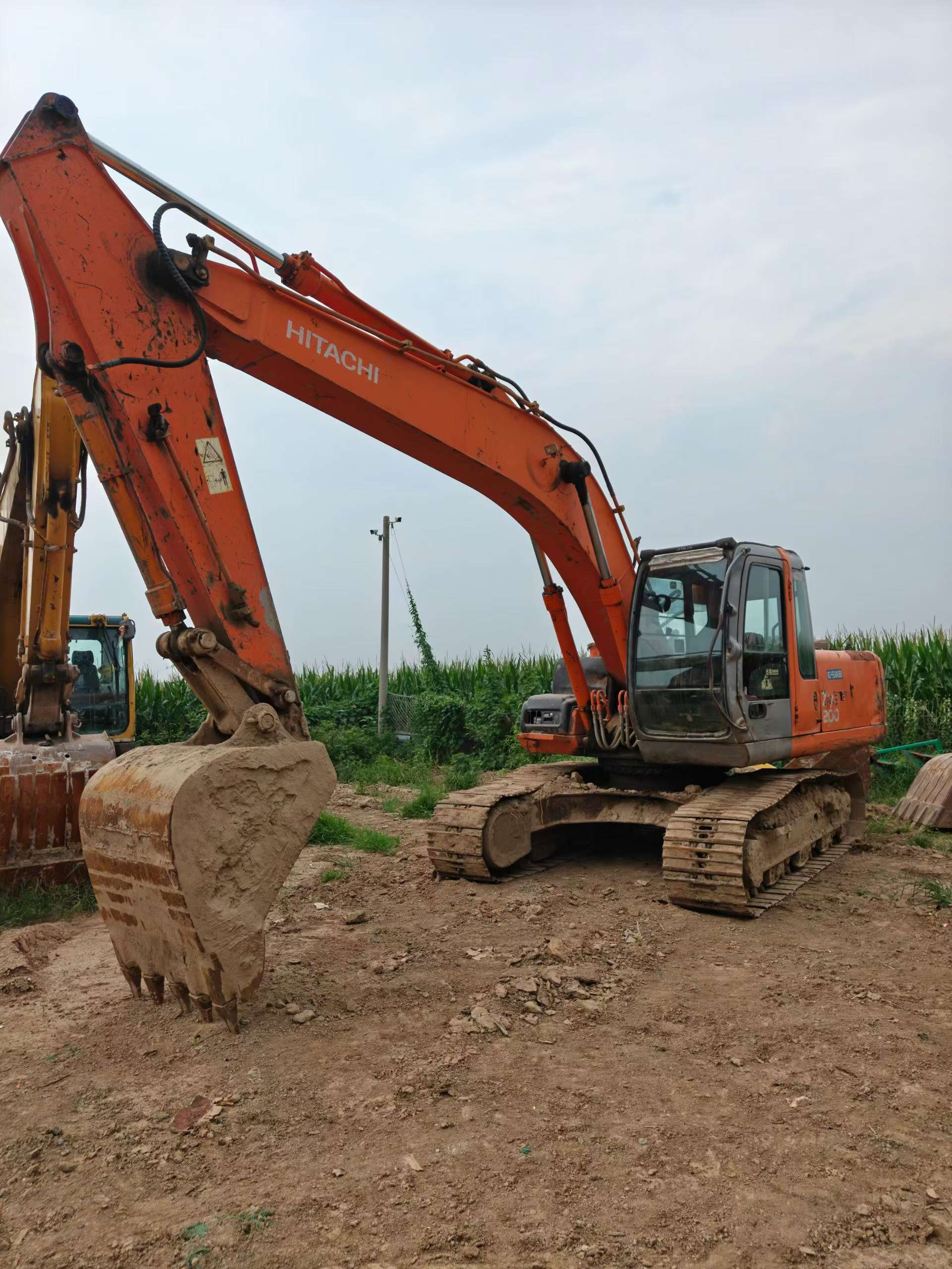 Buy Hitachi ZX200-6 Used Excavator / 7 Buy Hitachi ZX200-6 Used Excavator / 7