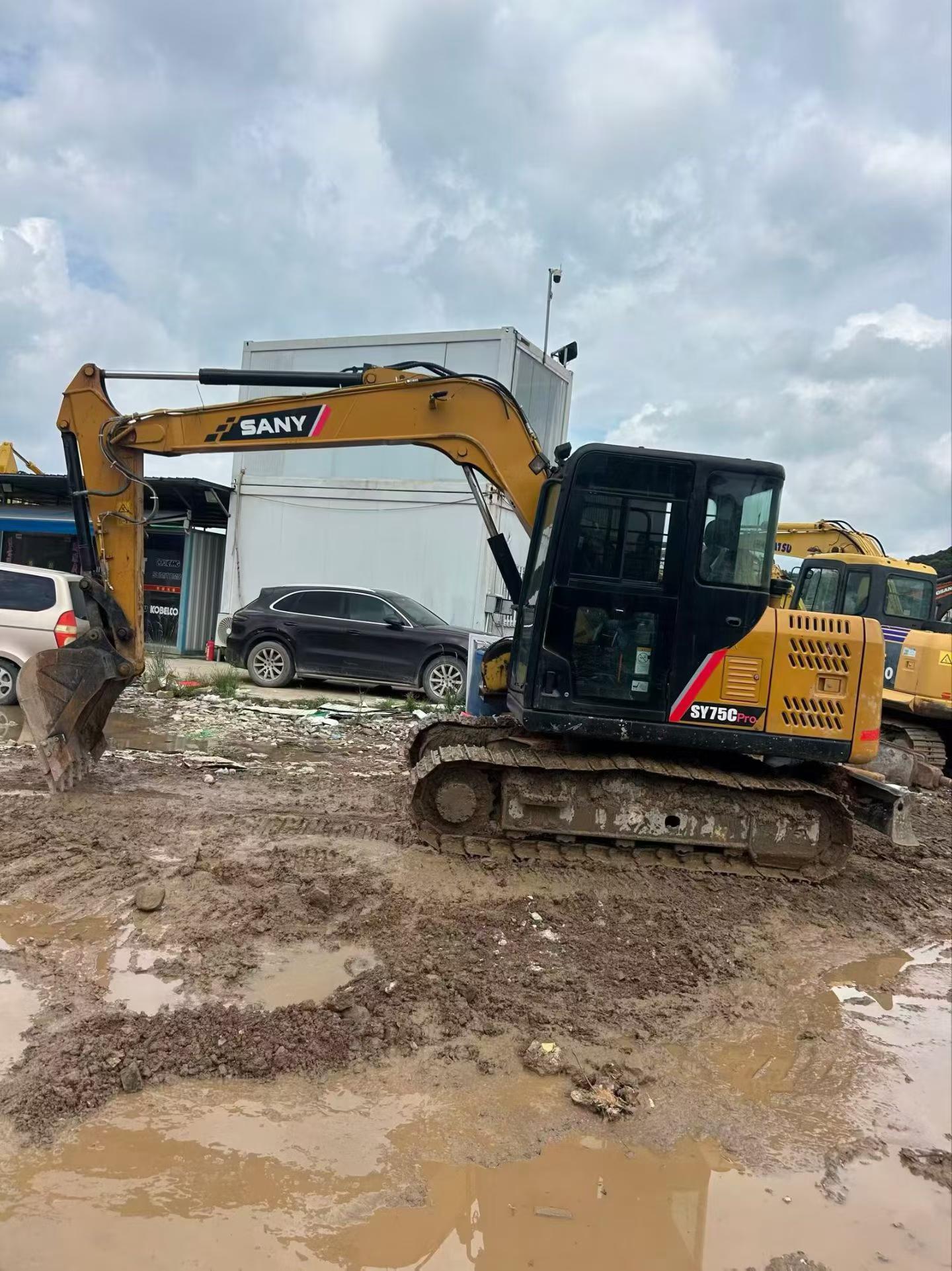 Buy Sany SY75 Used Excavator / 1
