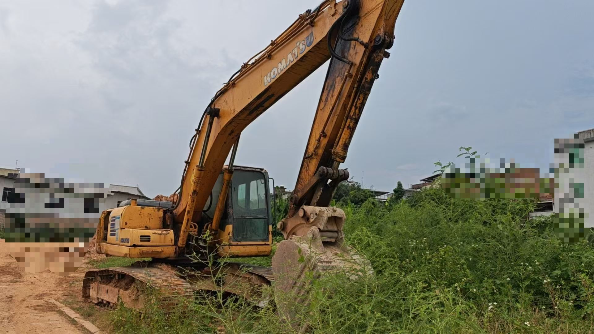 Buy Komatsu PC200-7 Used Excavator / 2 Buy Komatsu PC200-7 Used Excavator / 2
