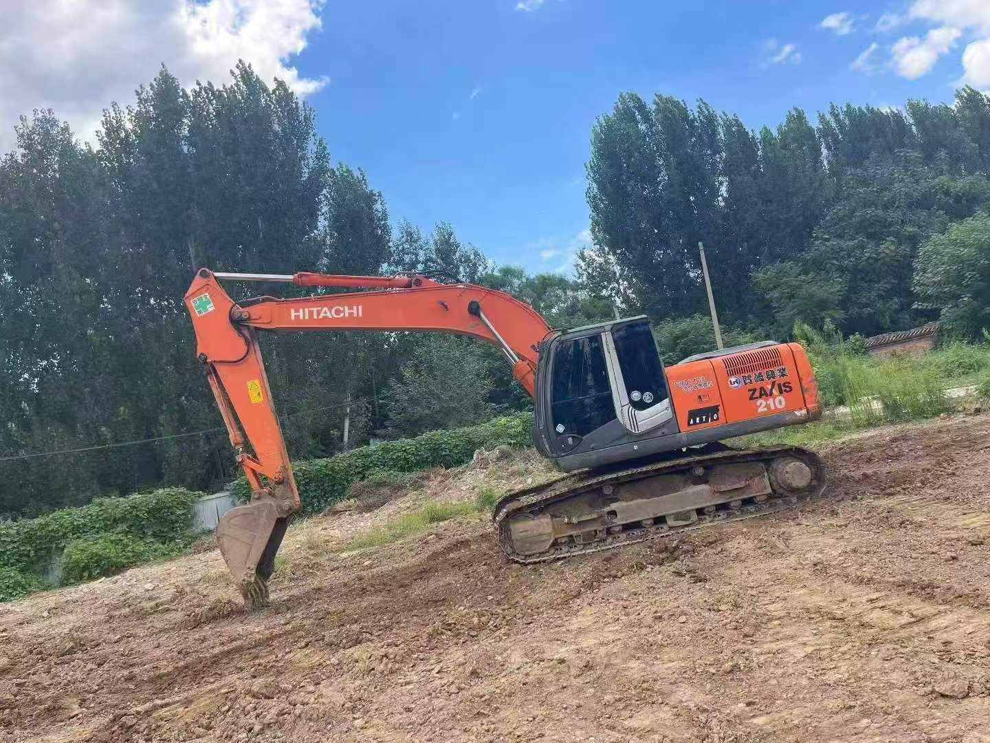 Buy Hitachi EX210 Used Excavator / 1