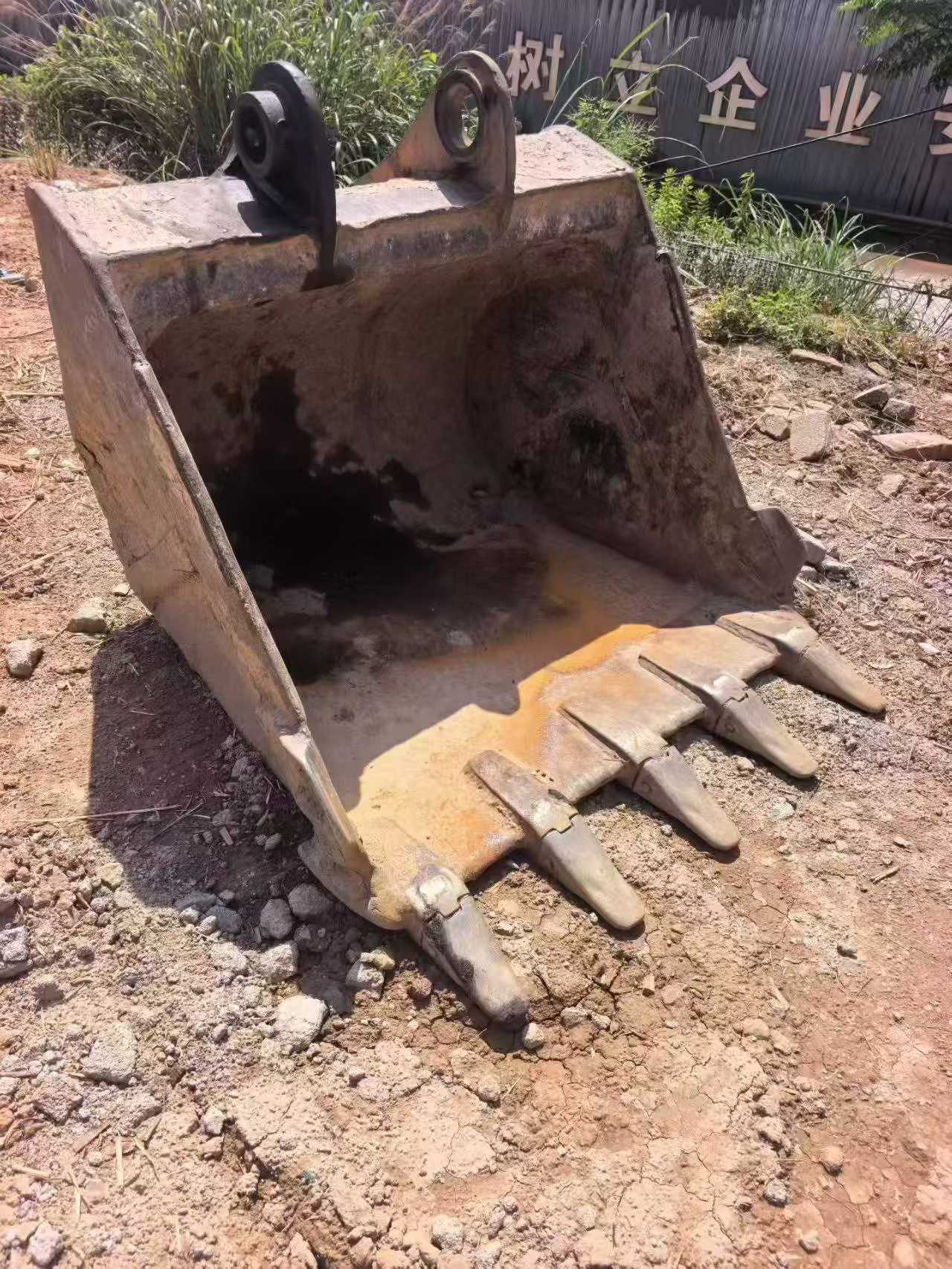 Buy Hyundai R215-7 Used Excavator / 4 Buy Hyundai R215-7 Used Excavator / 4