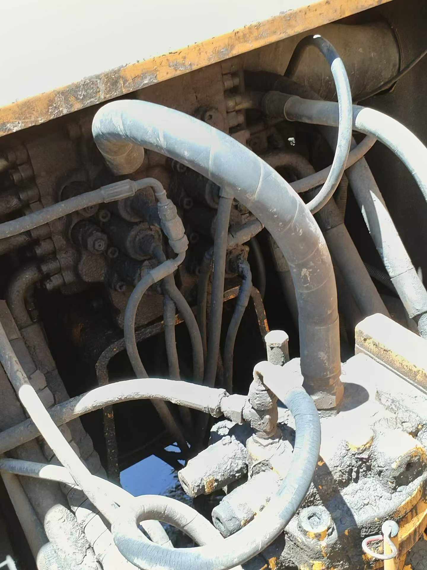 Buy Hyundai R215-7 Used Excavator / 5 Buy Hyundai R215-7 Used Excavator / 5