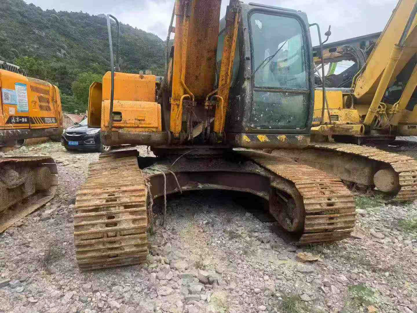 Buy Hyundai R215-7 Used Excavator / 8 Buy Hyundai R215-7 Used Excavator / 8