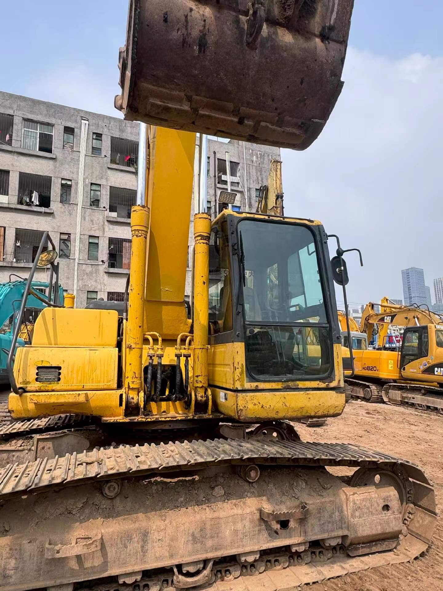Buy Komatsu PC200-8 Used Excavator / 3