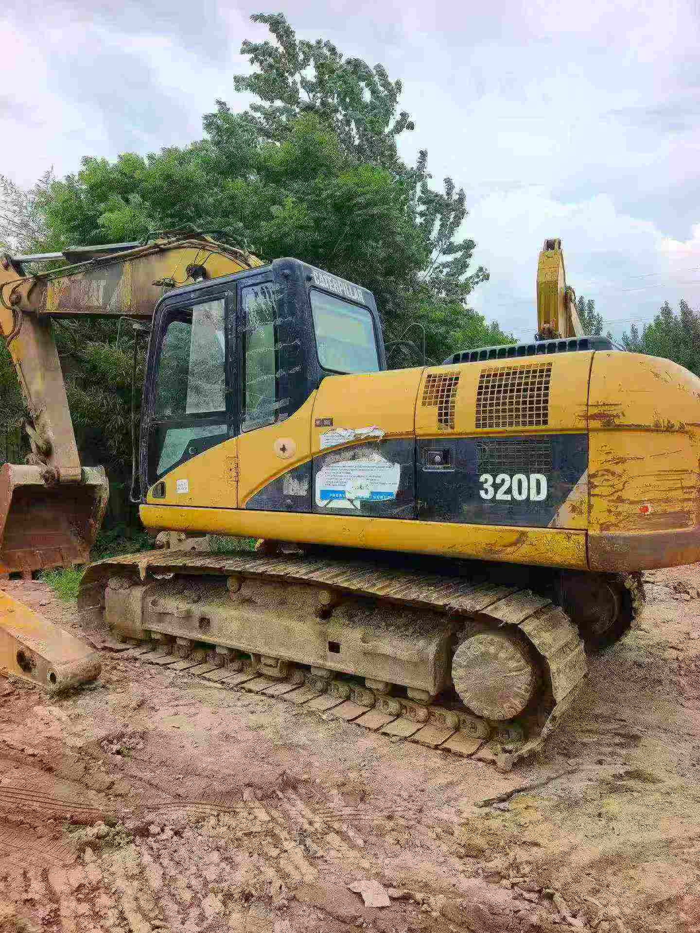 Buy Caterpillar 320D Used Excavator / 1