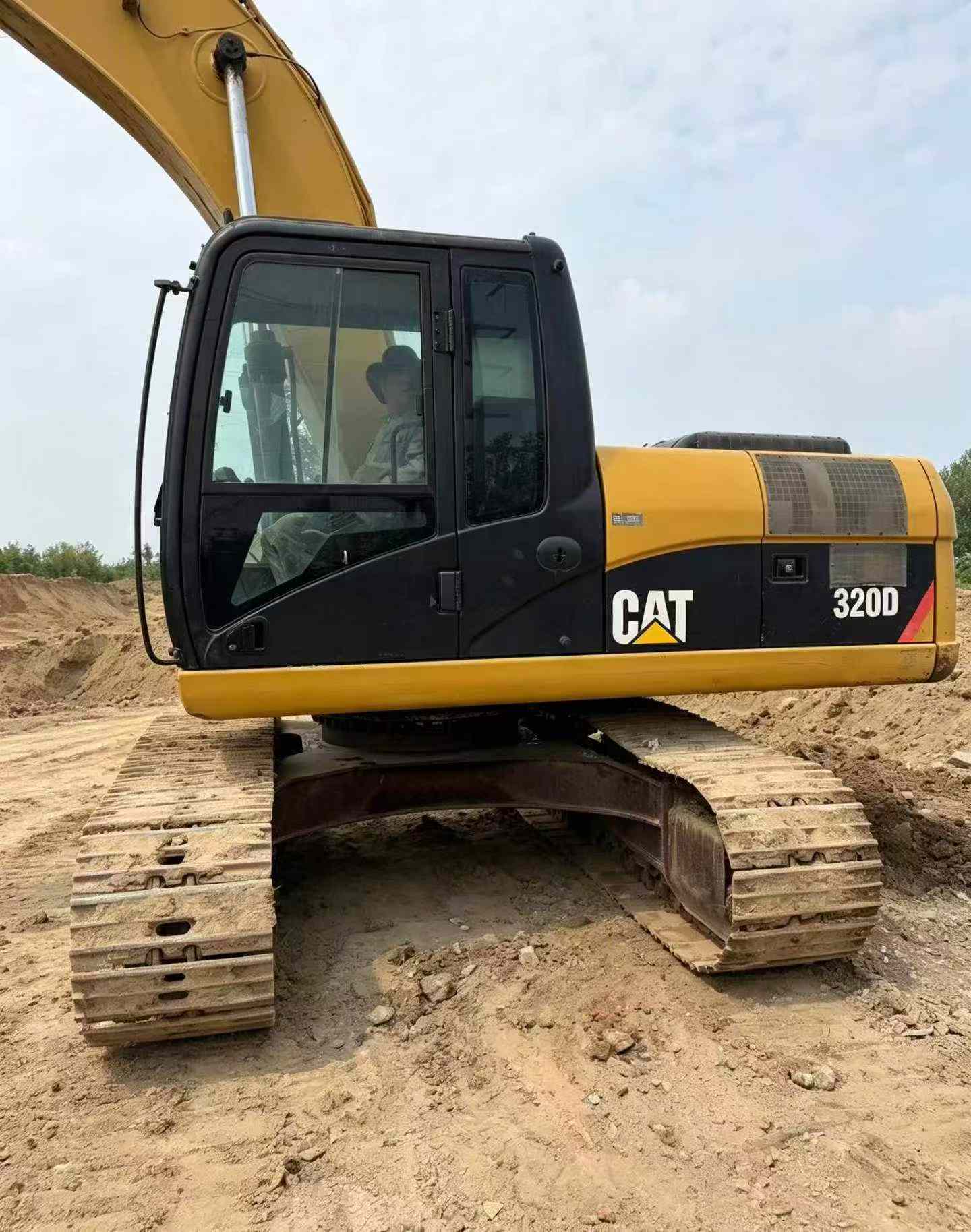 Buy Caterpillar 320D Used Excavator / 5 Buy Caterpillar 320D Used Excavator / 5