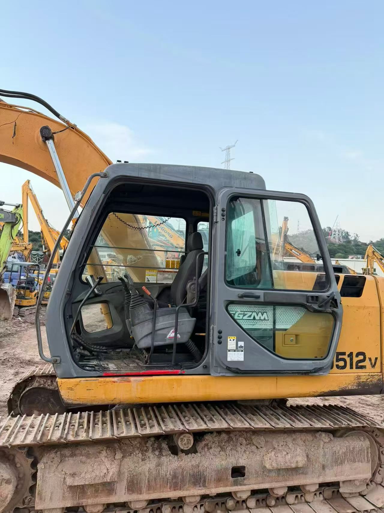 Buy Kato Used Excavator / 4 Buy Kato Used Excavator / 4
