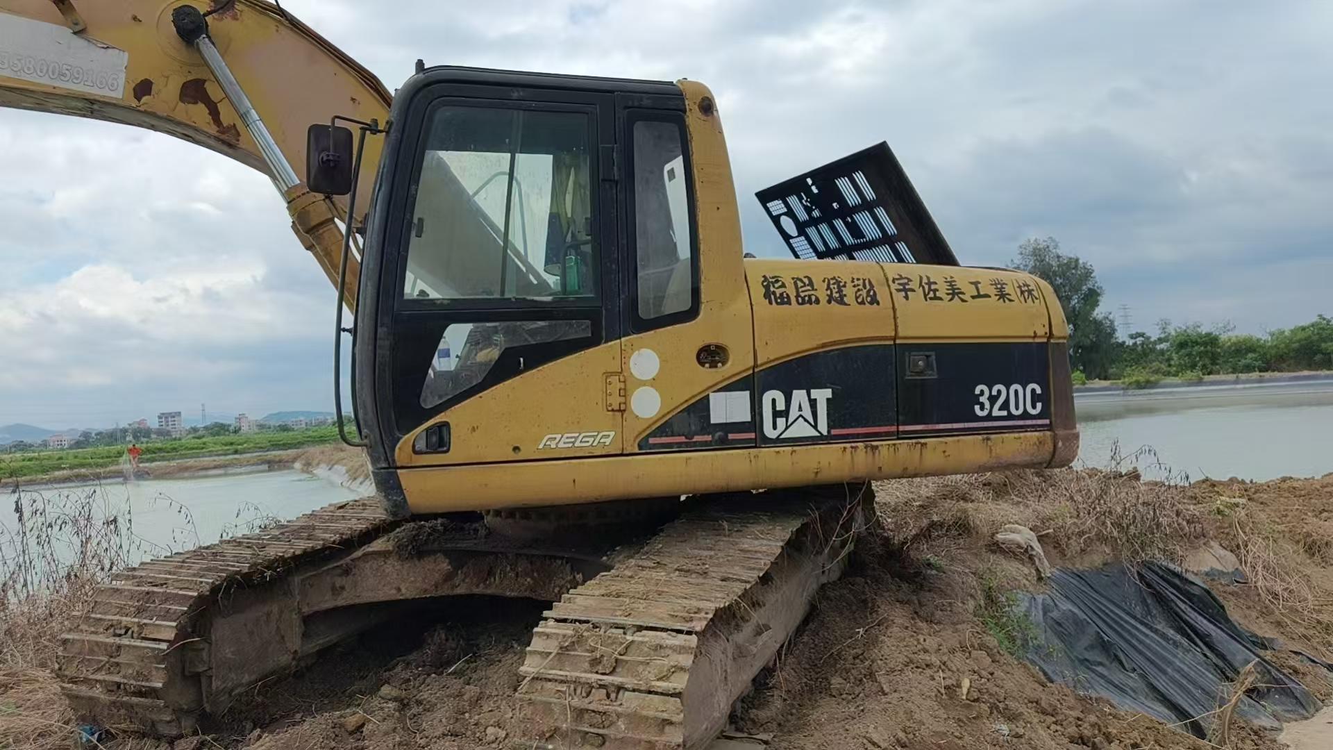 Buy Caterpillar 320C Used Excavator / 2 Buy Caterpillar 320C Used Excavator / 2