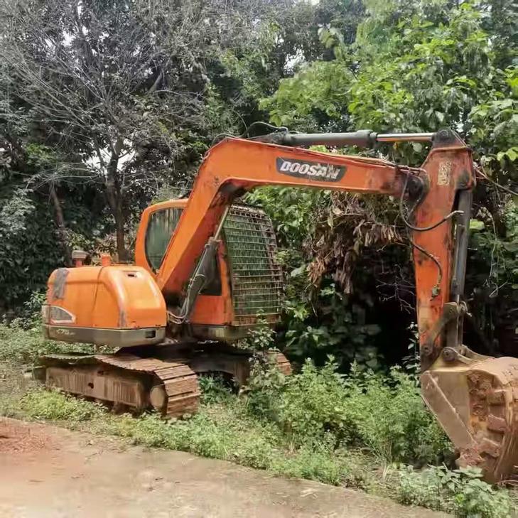 Buy Doosan DX75 Used Excavator / 1