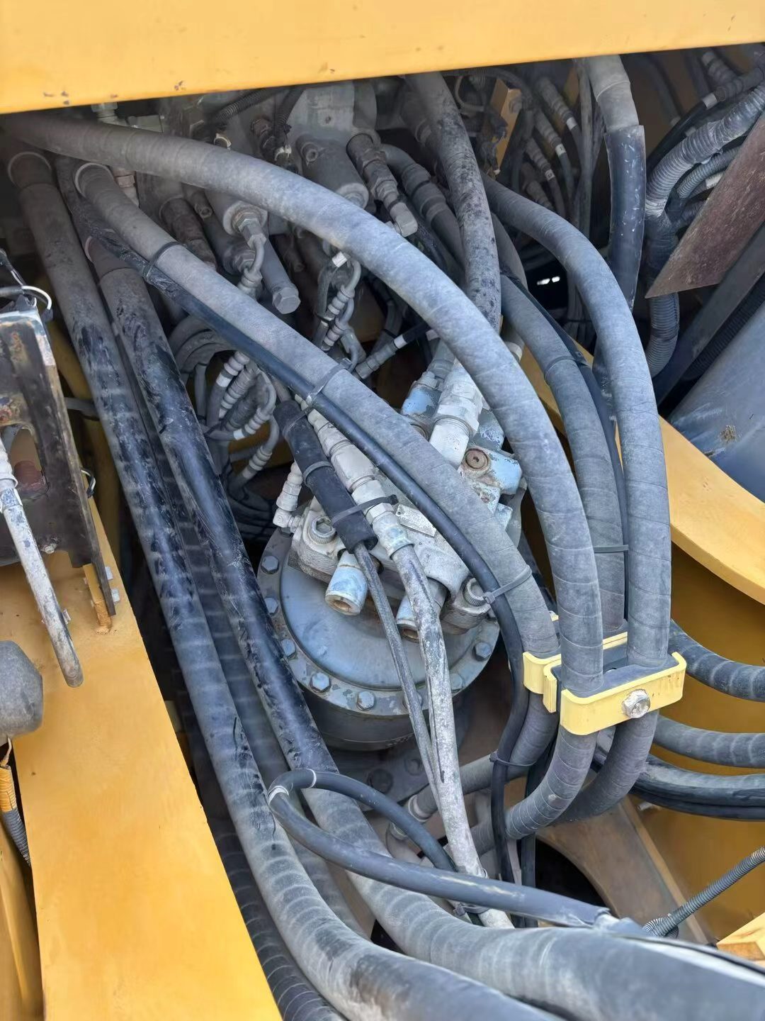 Buy Kato Used Excavator / 4 Buy Kato Used Excavator / 4