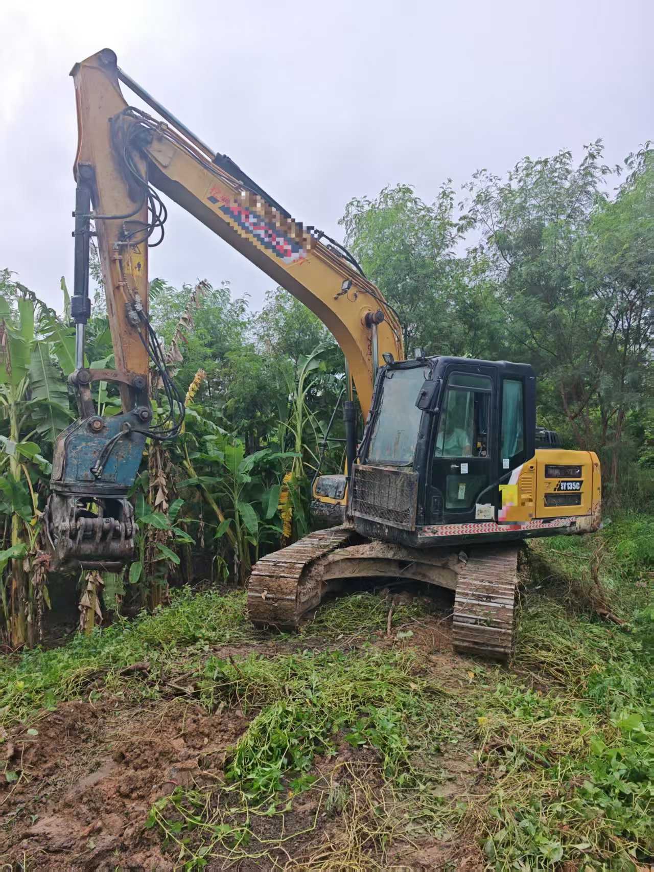 Buy Sany SY135 Used Excavator / 5 Buy Sany SY135 Used Excavator / 5