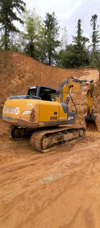 Buy XCMG XE135B Used Excavator / 1