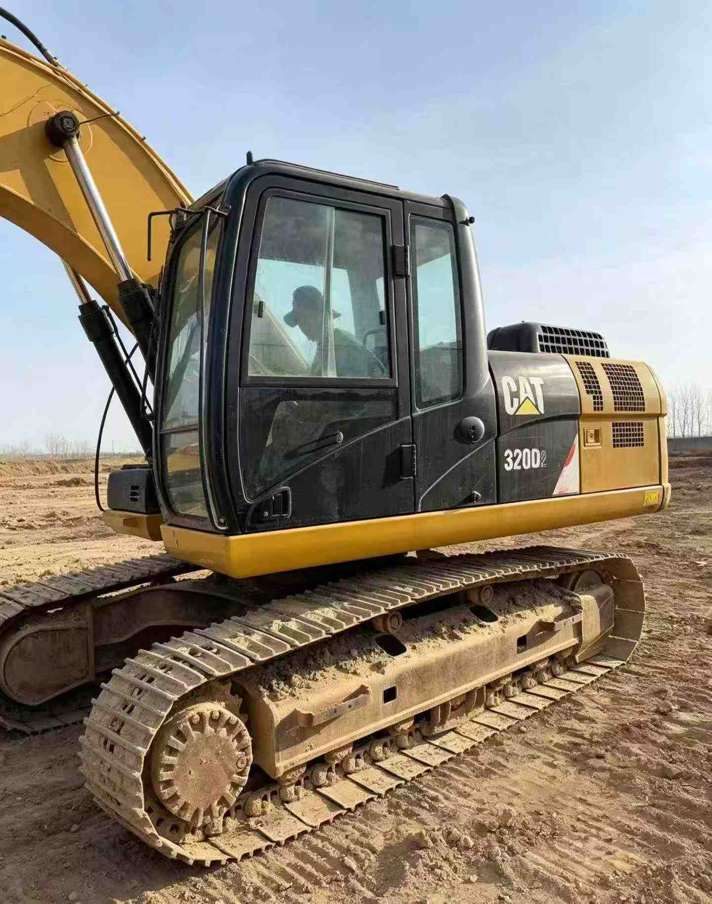 Buy Caterpillar 320D Used Excavator / 3 Buy Caterpillar 320D Used Excavator / 3