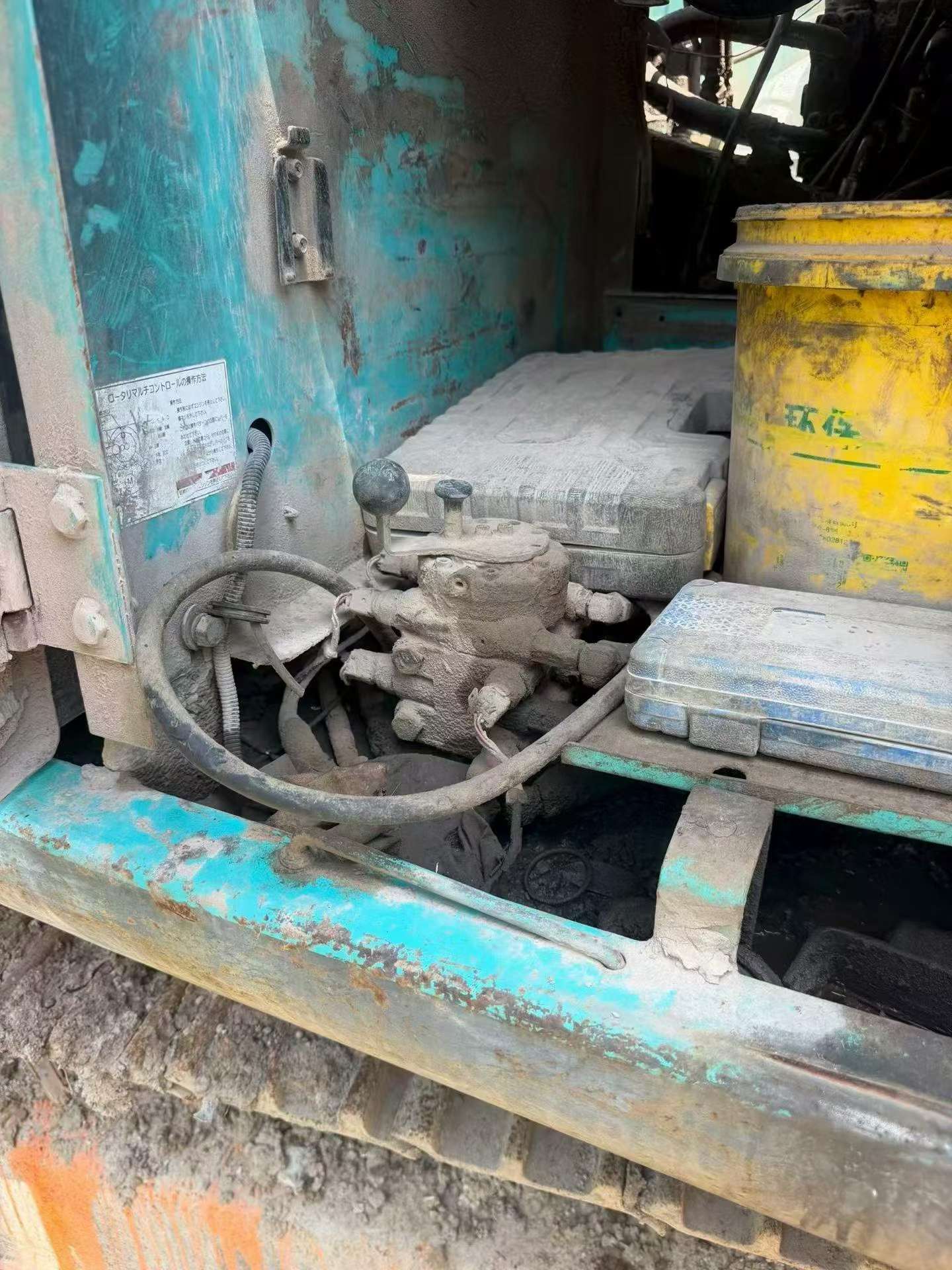 Buy Kobelco SK200-10 Used Excavator / 5 Buy Kobelco SK200-10 Used Excavator / 5