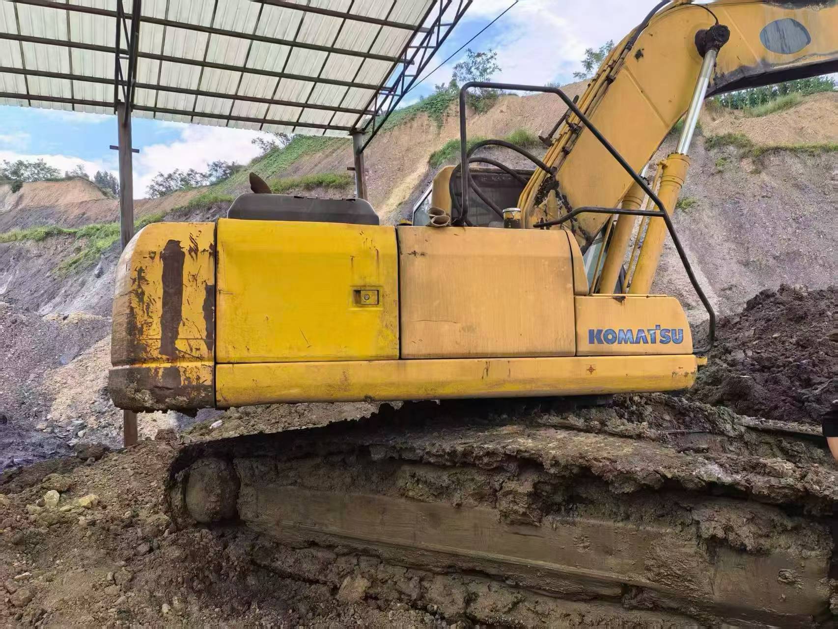 Buy Komatsu PC240-6 Used Excavator / 1