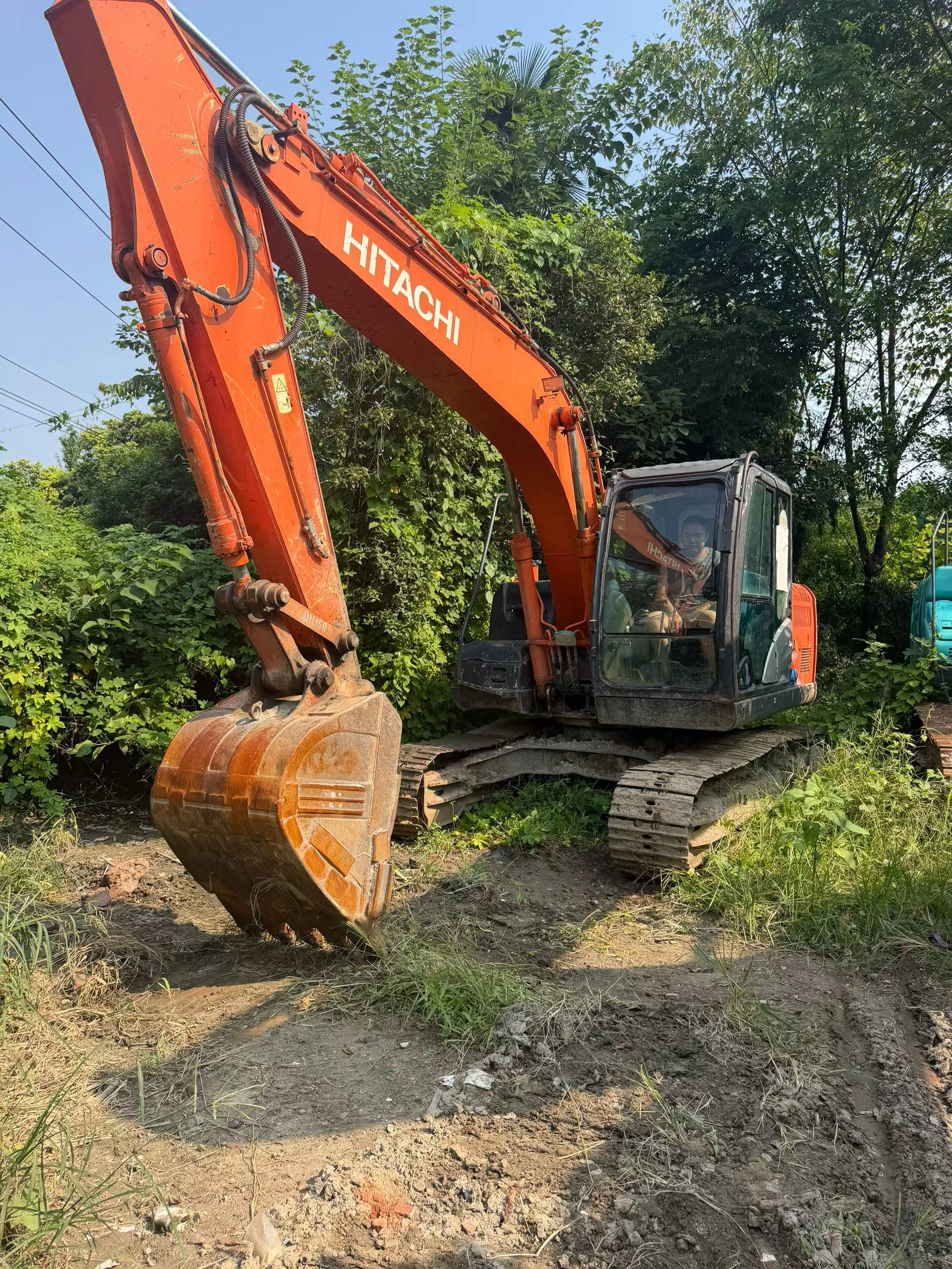 Buy Hitachi EX130 Used Excavator / 4 Buy Hitachi EX130 Used Excavator / 4