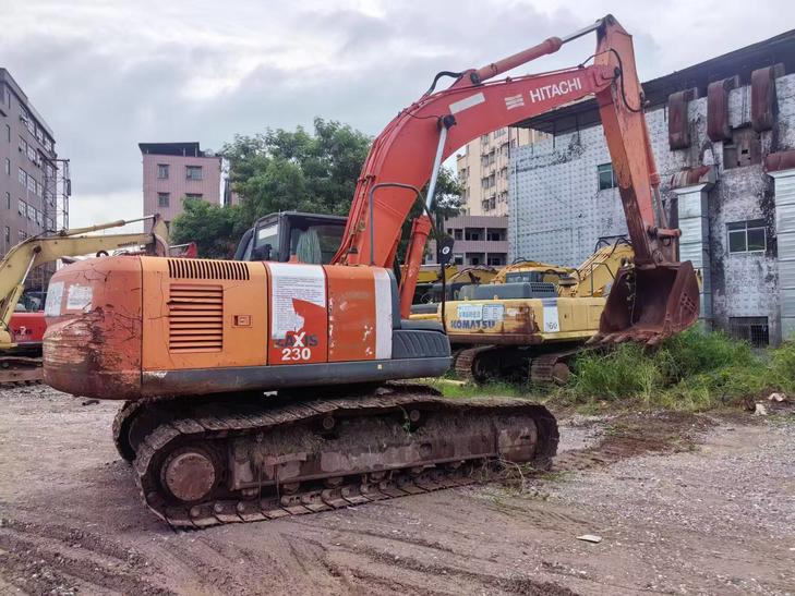 Buy Hitachi EX200-3 Used Excavator / 1