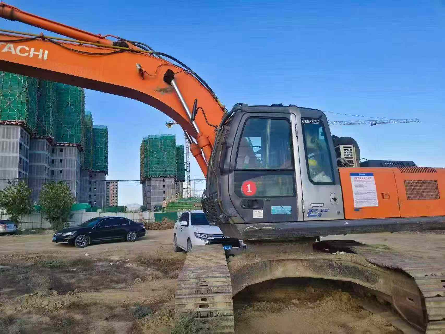 Buy Hitachi ZX260-3G Used Excavator / 1