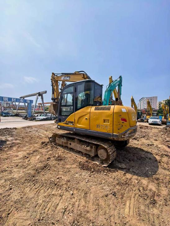 Buy XCMG XE75C Used Excavator / 1