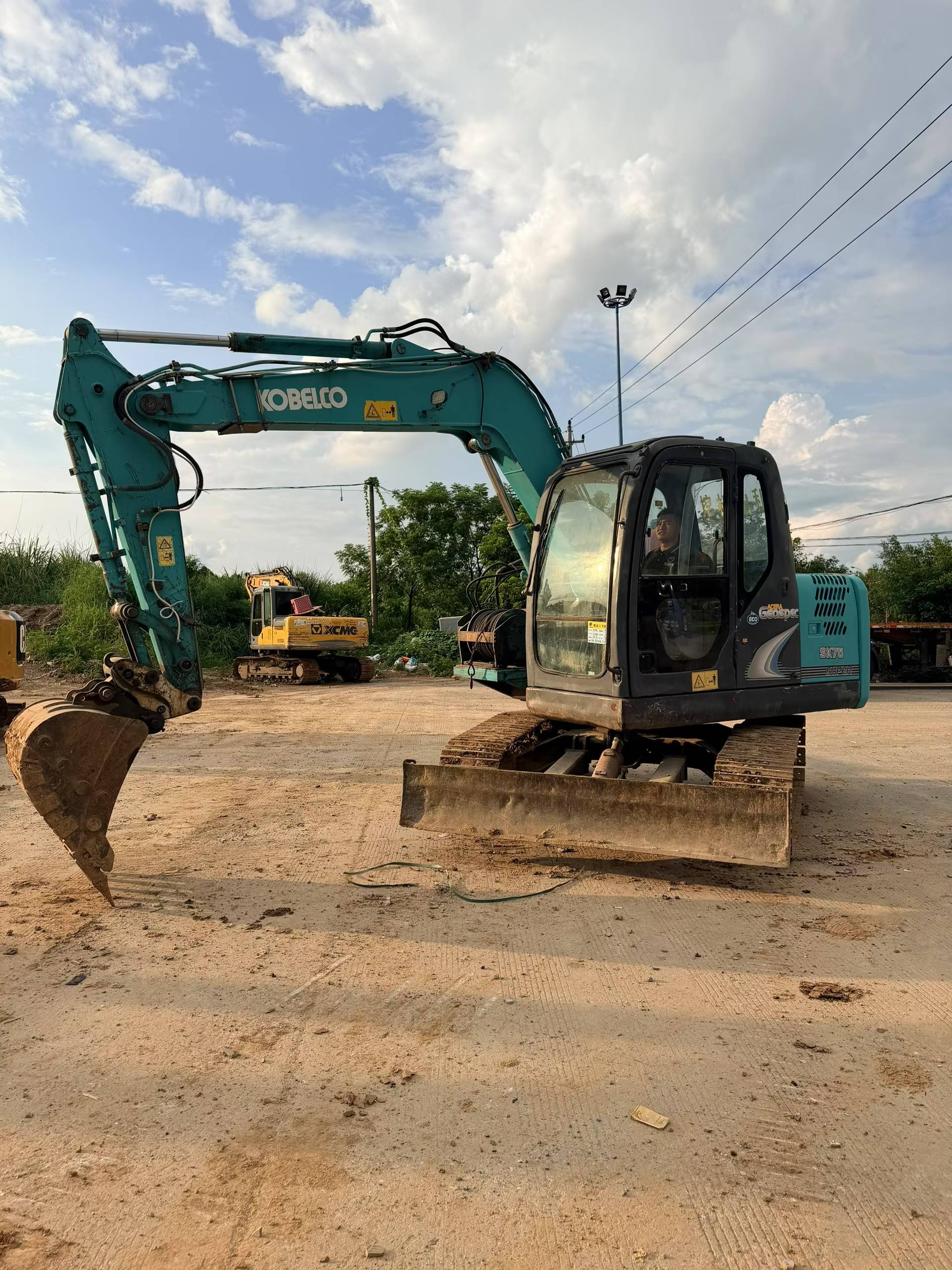 Buy Kobelco SK75 Used Excavator / 1