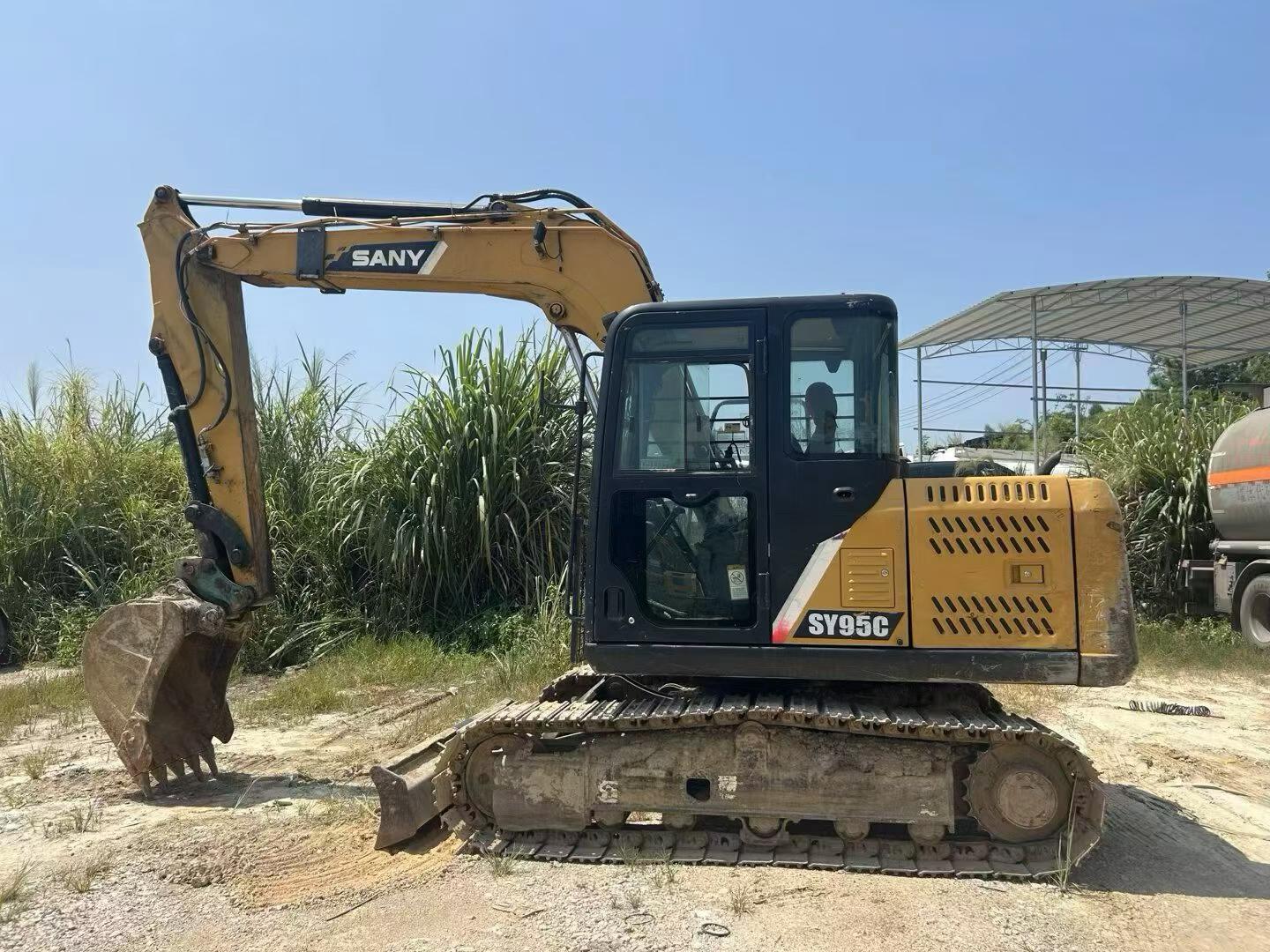 Buy Sany SY95C Used Excavator / 1