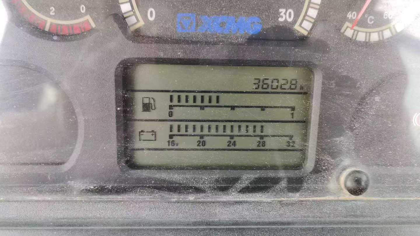Buy XCMG XE500C Used Excavator / 7 Buy XCMG XE500C Used Excavator / 7