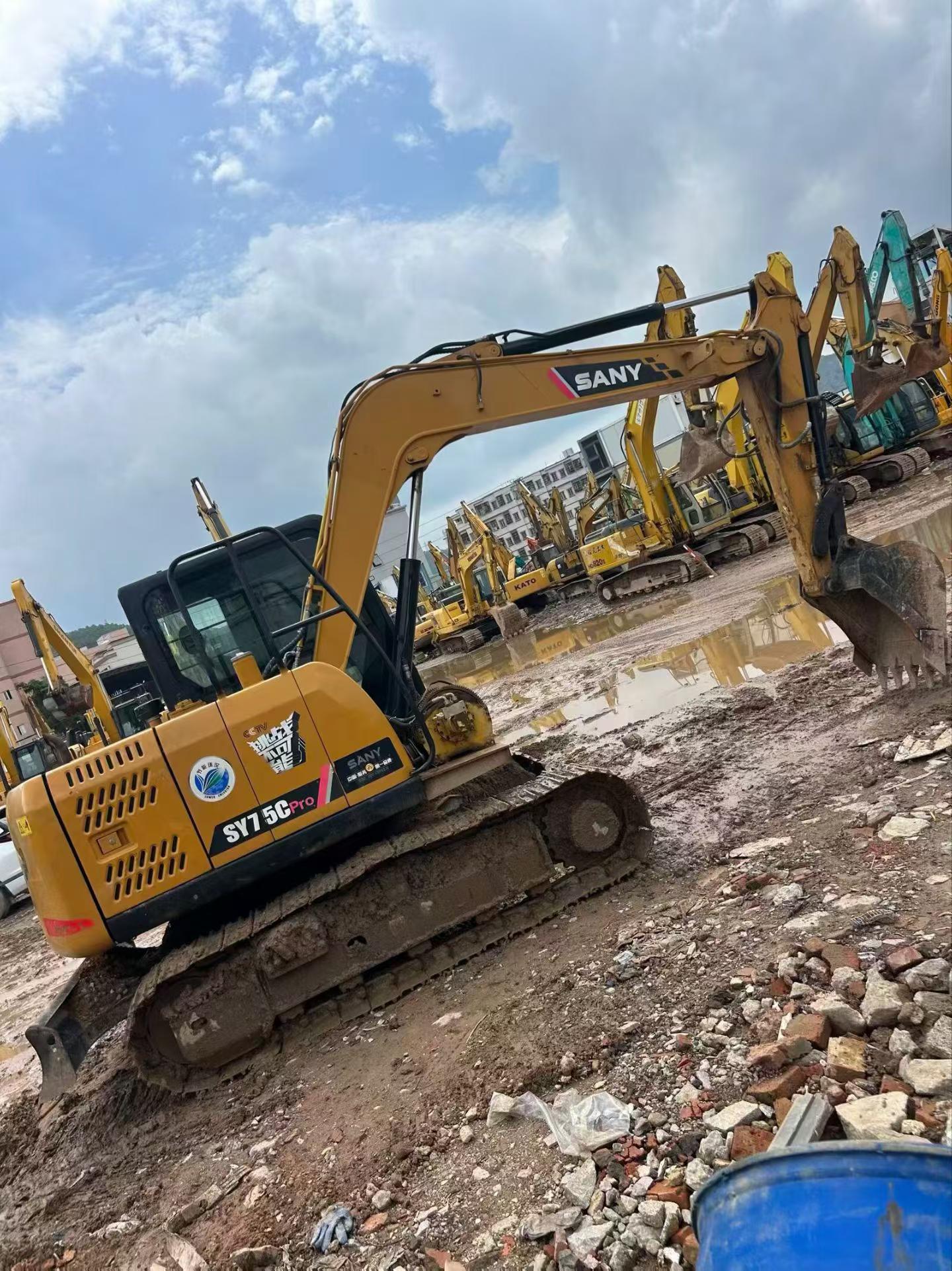 Buy Sany SY75 Used Excavator / 2 Buy Sany SY75 Used Excavator / 2