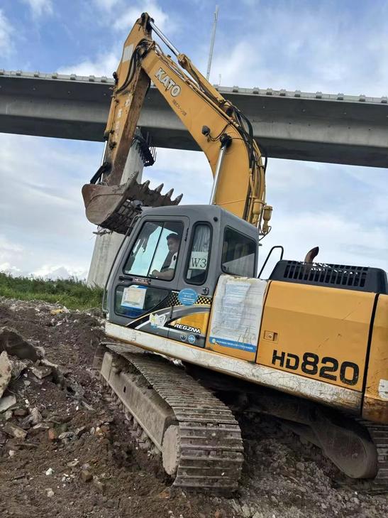 Buy Kato Used Excavator / 1