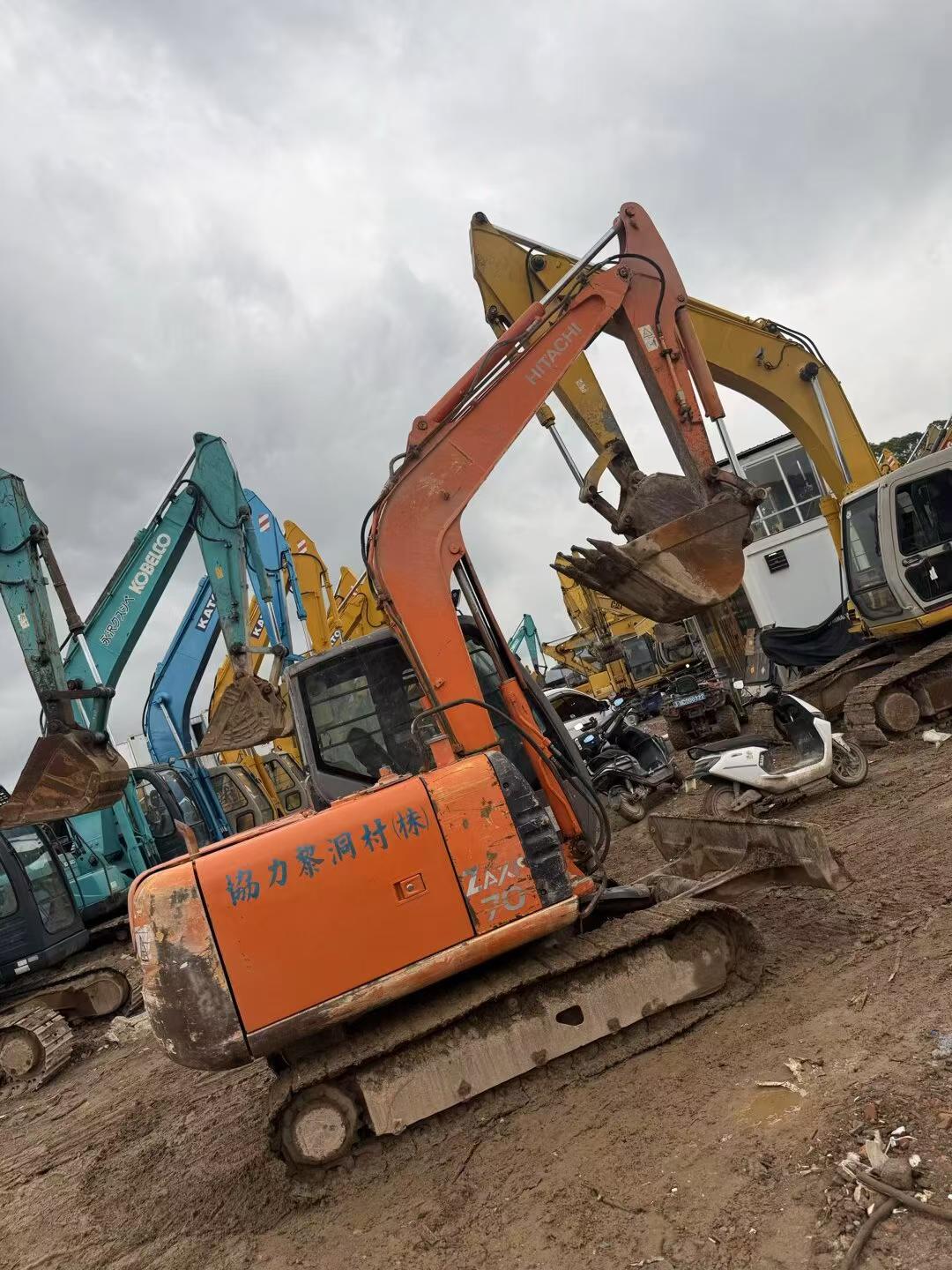 Buy Hitachi EX60-6 Used Excavator / 2 Buy Hitachi EX60-6 Used Excavator / 2
