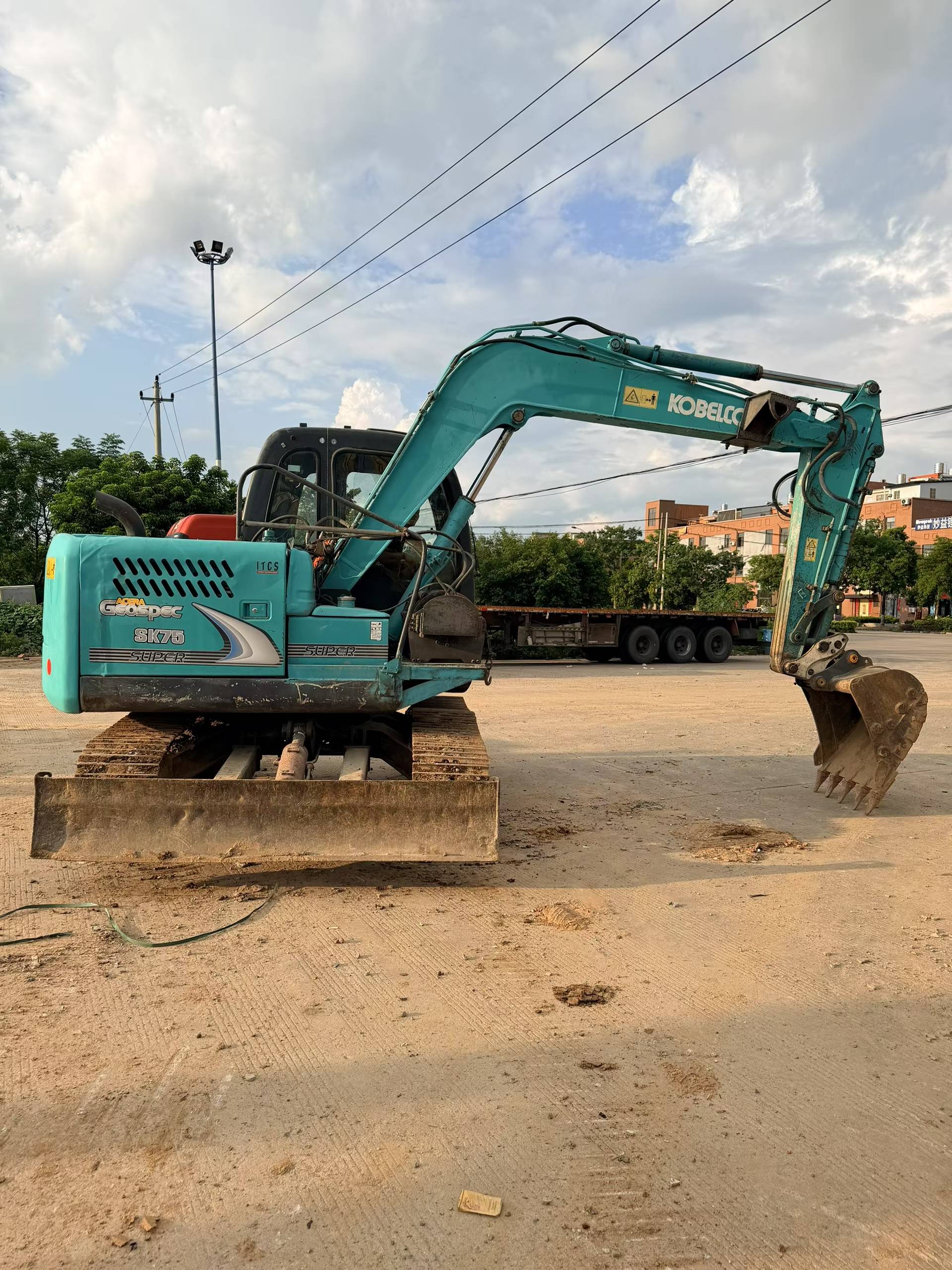 Buy Kobelco SK75 Used Excavator / 4 Buy Kobelco SK75 Used Excavator / 4