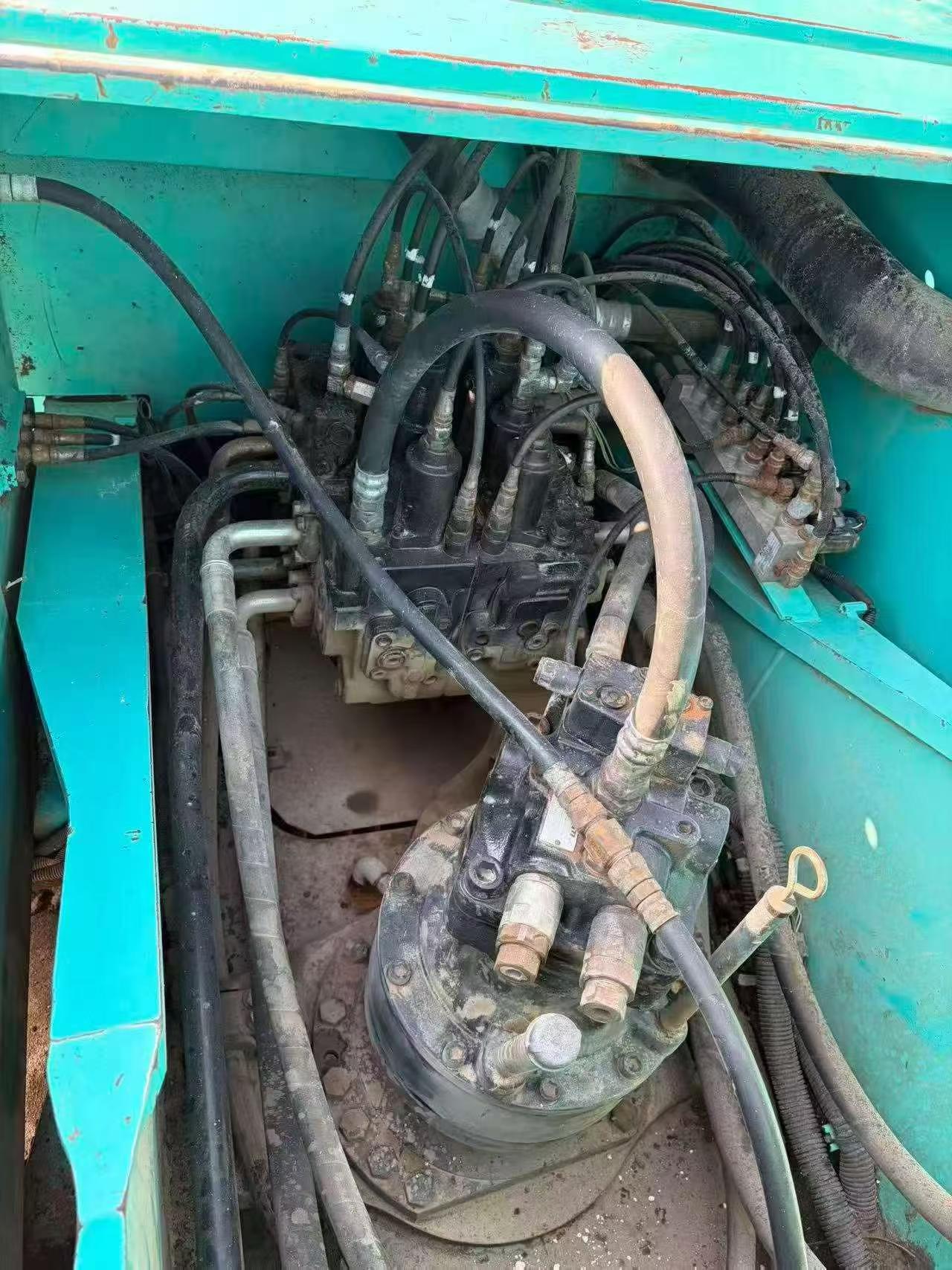 Buy Kobelco SK200 Used Excavator / 6 Buy Kobelco SK200 Used Excavator / 6
