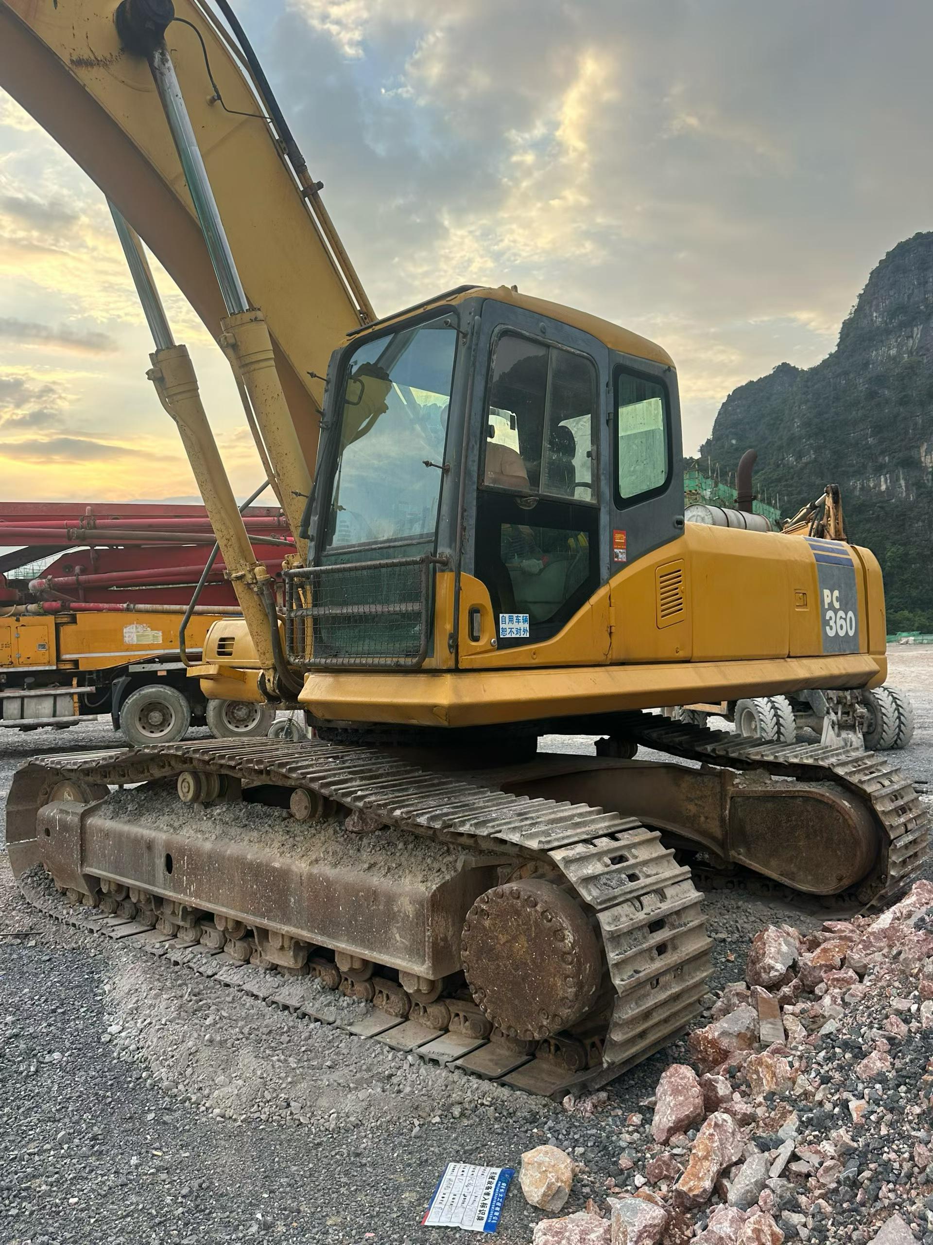 Buy Komatsu PC360-7 Used Excavator / 1
